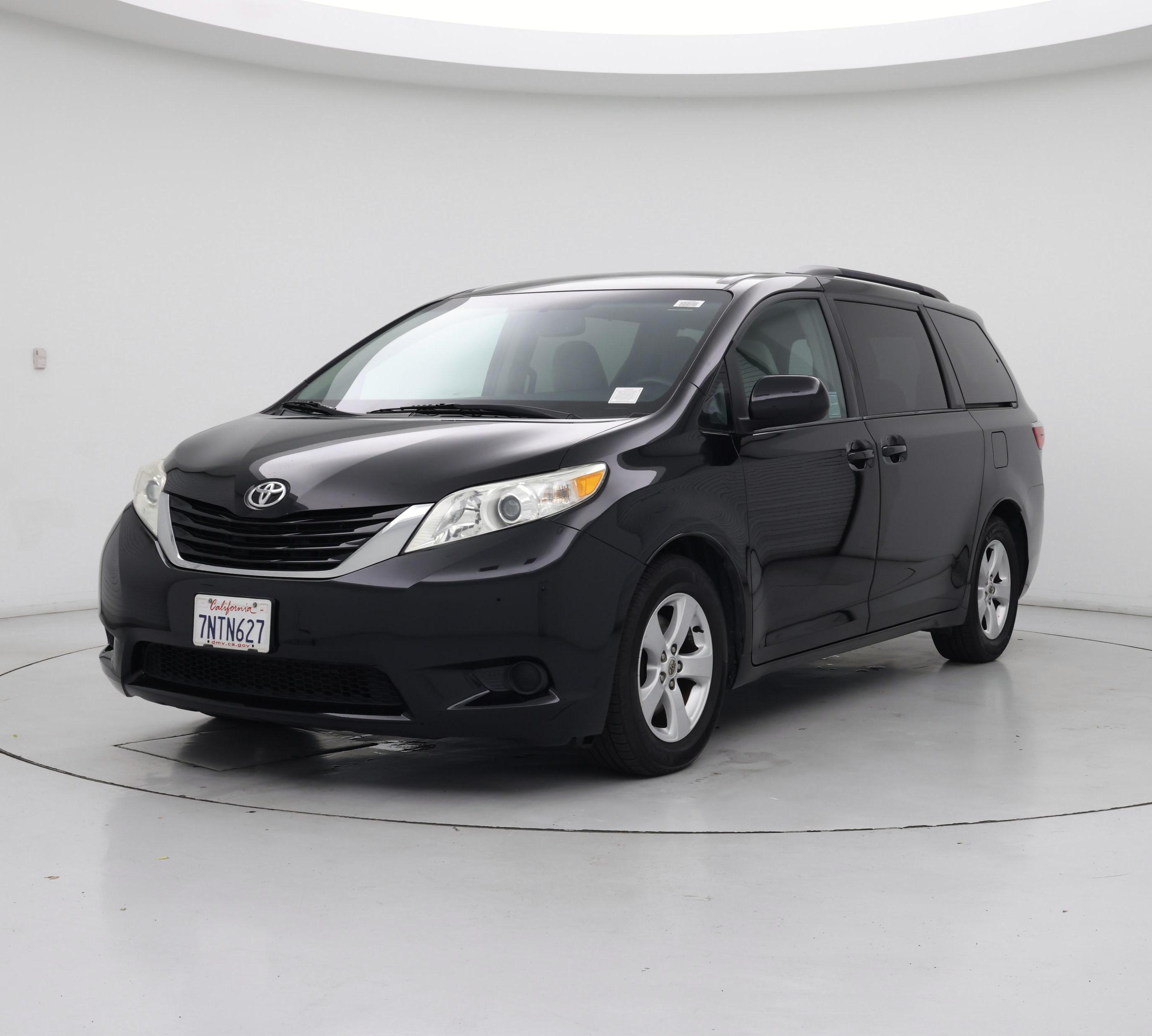 Thumbnail: 2015 Toyota Sienna - 4