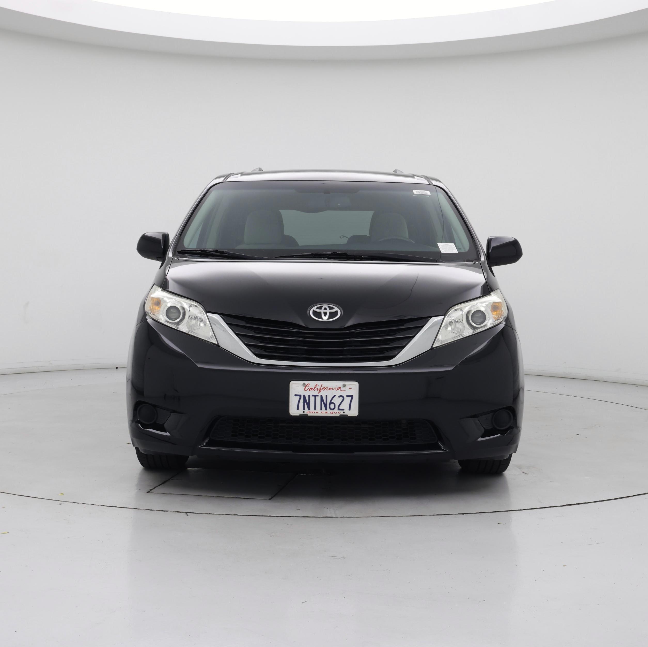 Thumbnail: 2015 Toyota Sienna - 5
