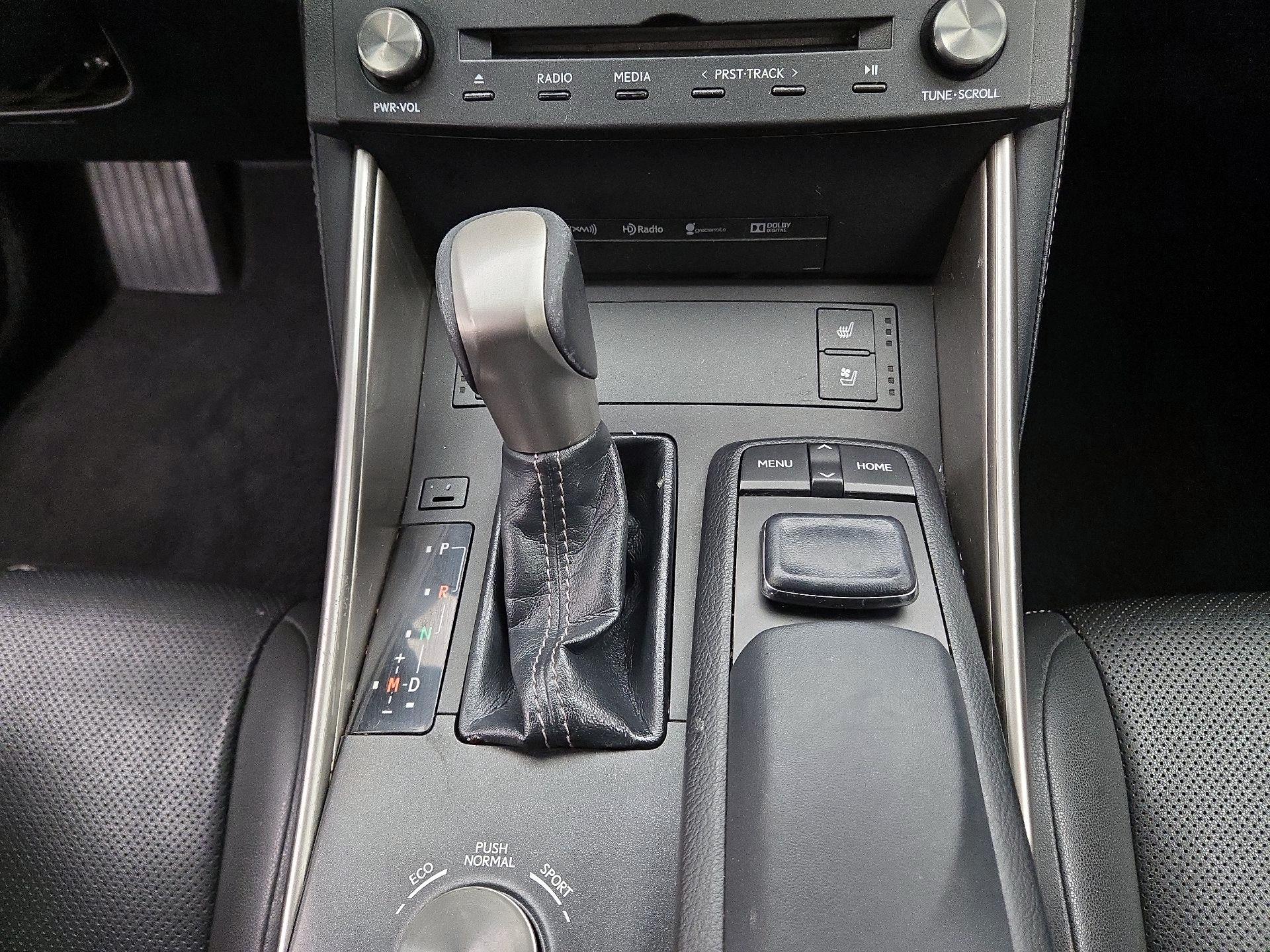 Thumbnail: 2015 Lexus IS - 18