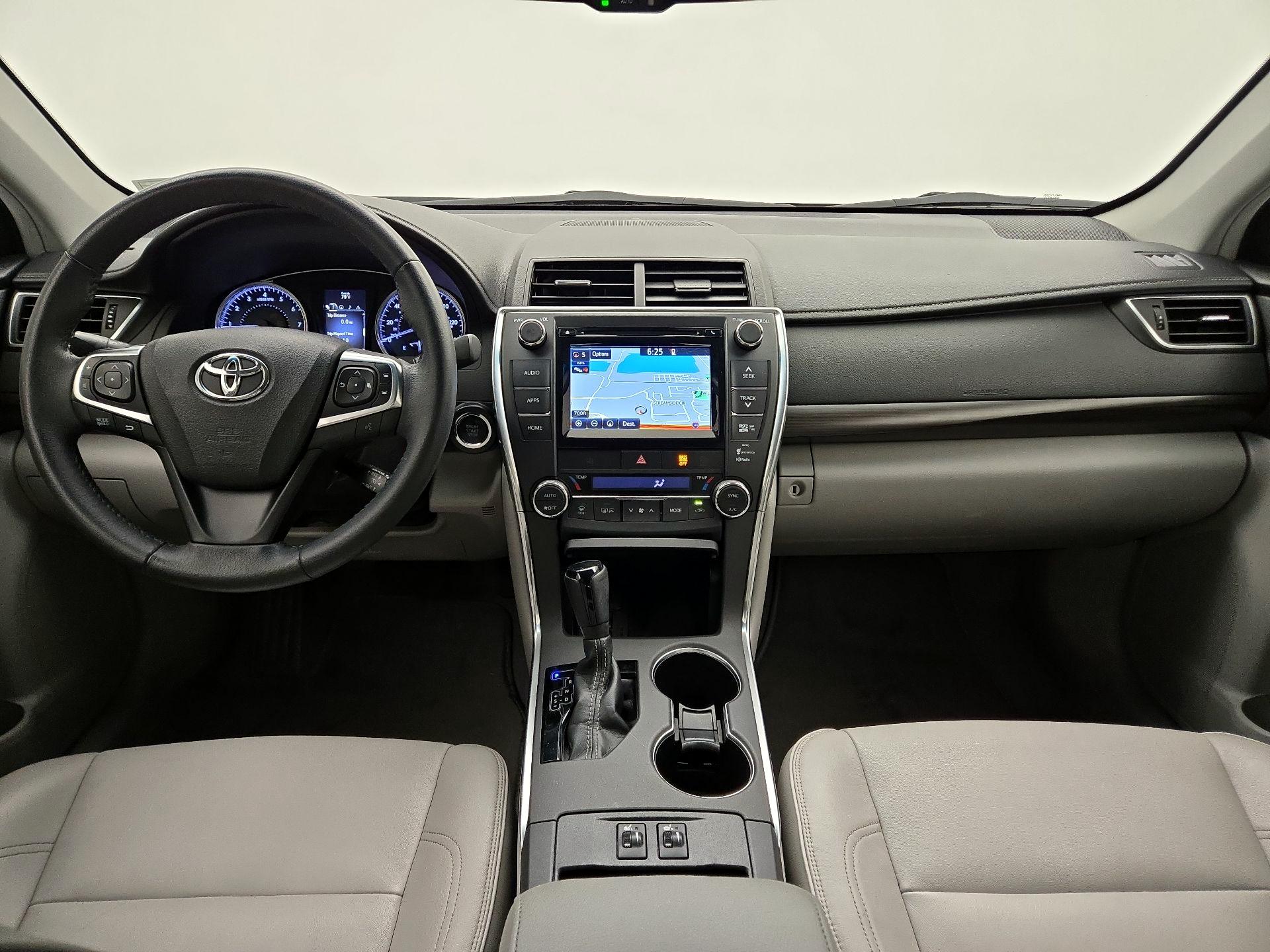 Thumbnail: 2015 Toyota Camry - 9