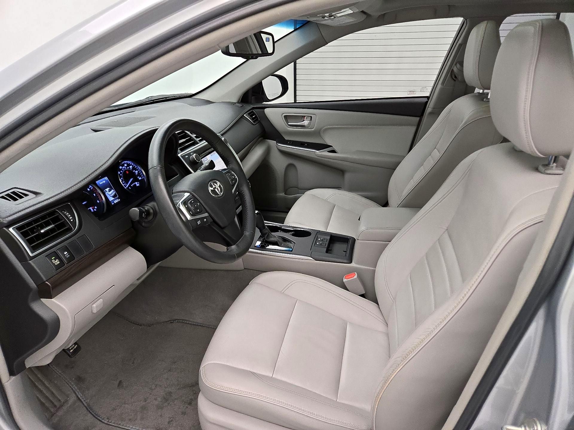 Thumbnail: 2015 Toyota Camry - 11