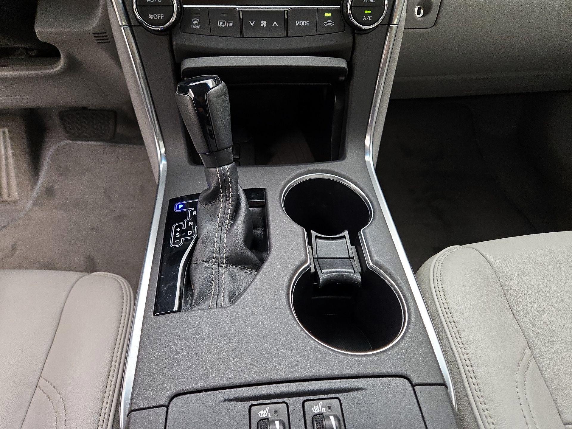 Thumbnail: 2015 Toyota Camry - 18
