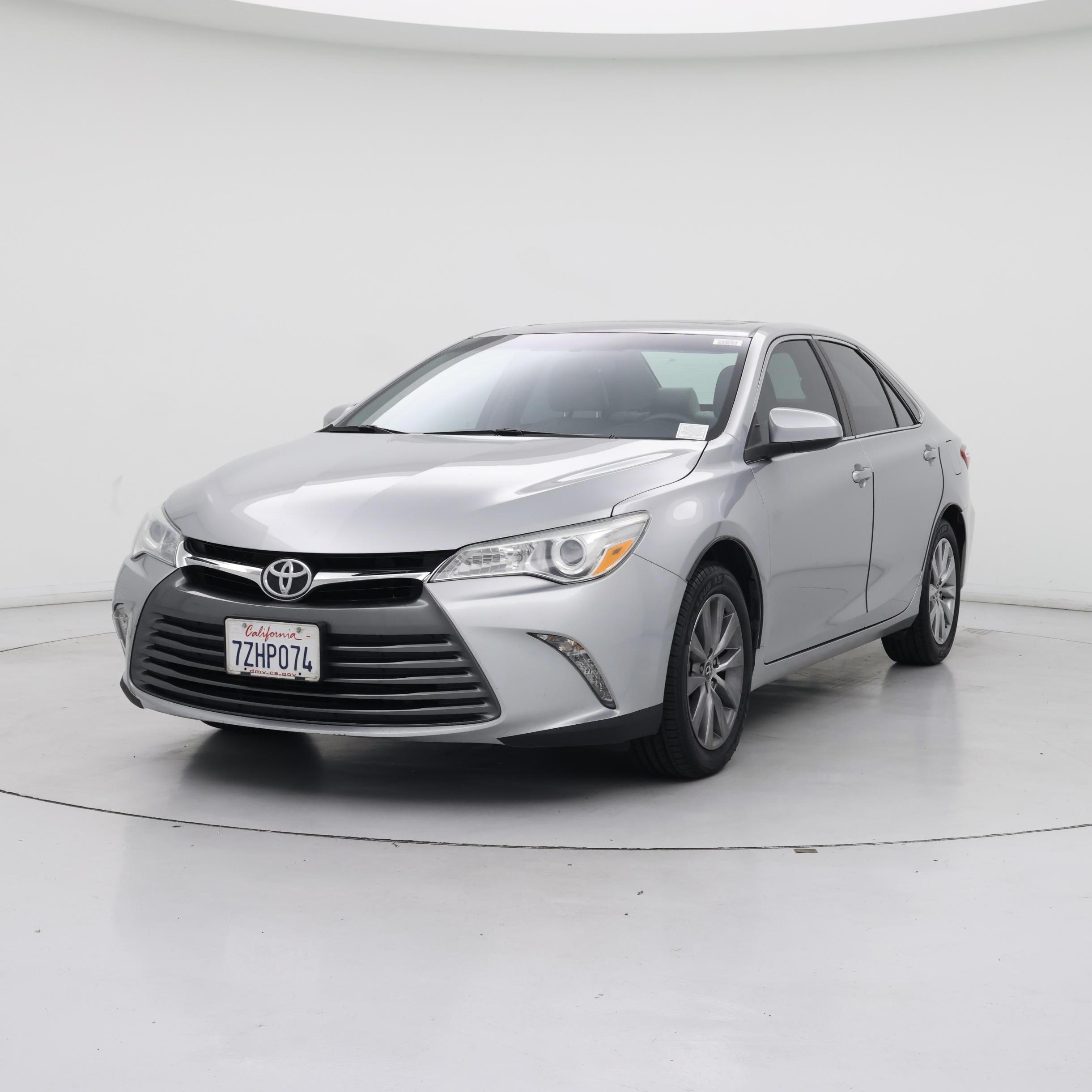 Thumbnail: 2015 Toyota Camry - 4