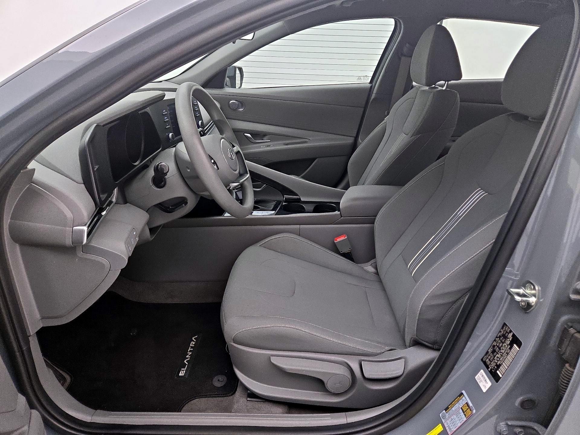 Thumbnail: 2022 Hyundai Elantra - 11