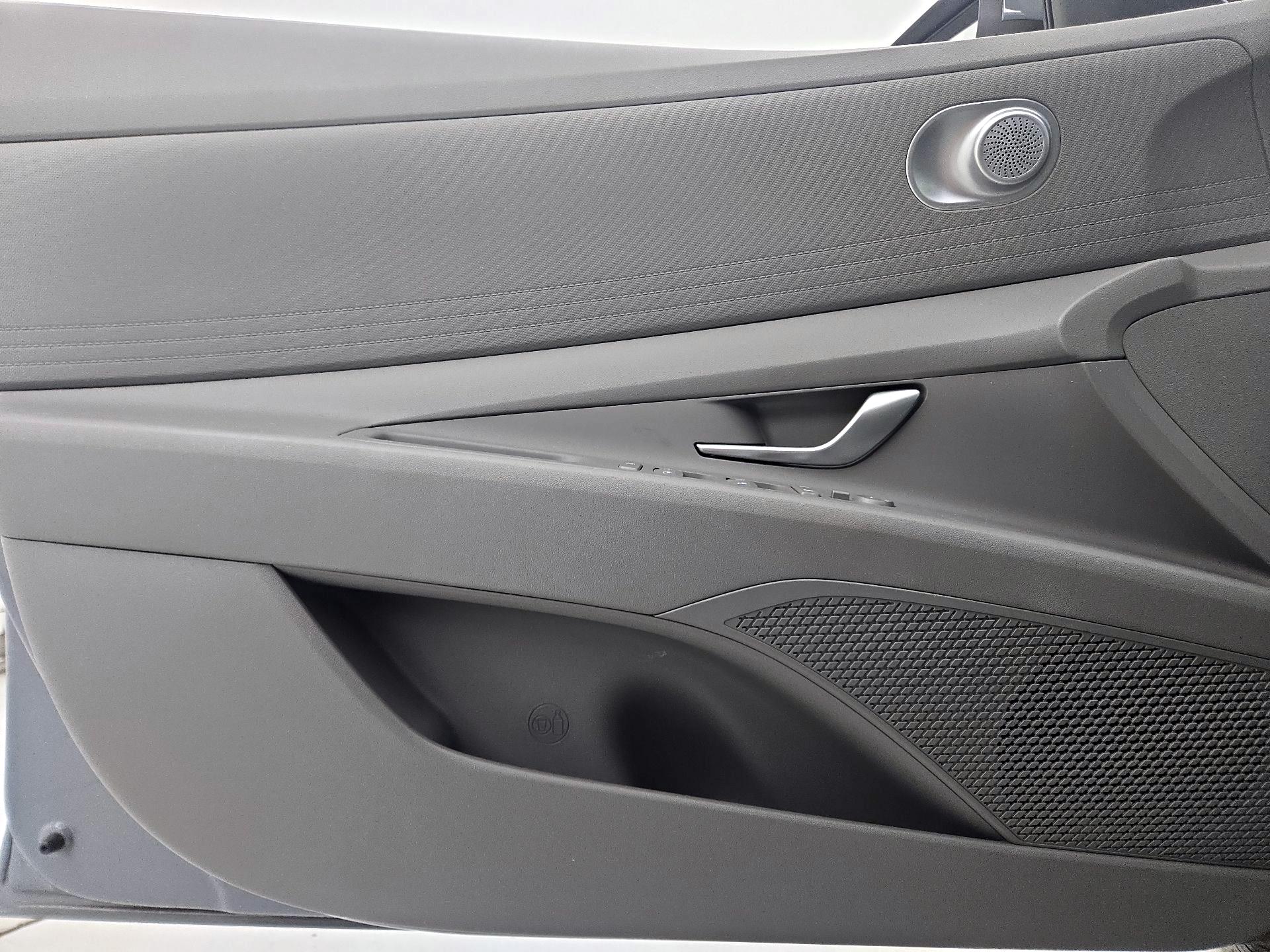 Thumbnail: 2022 Hyundai Elantra - 12