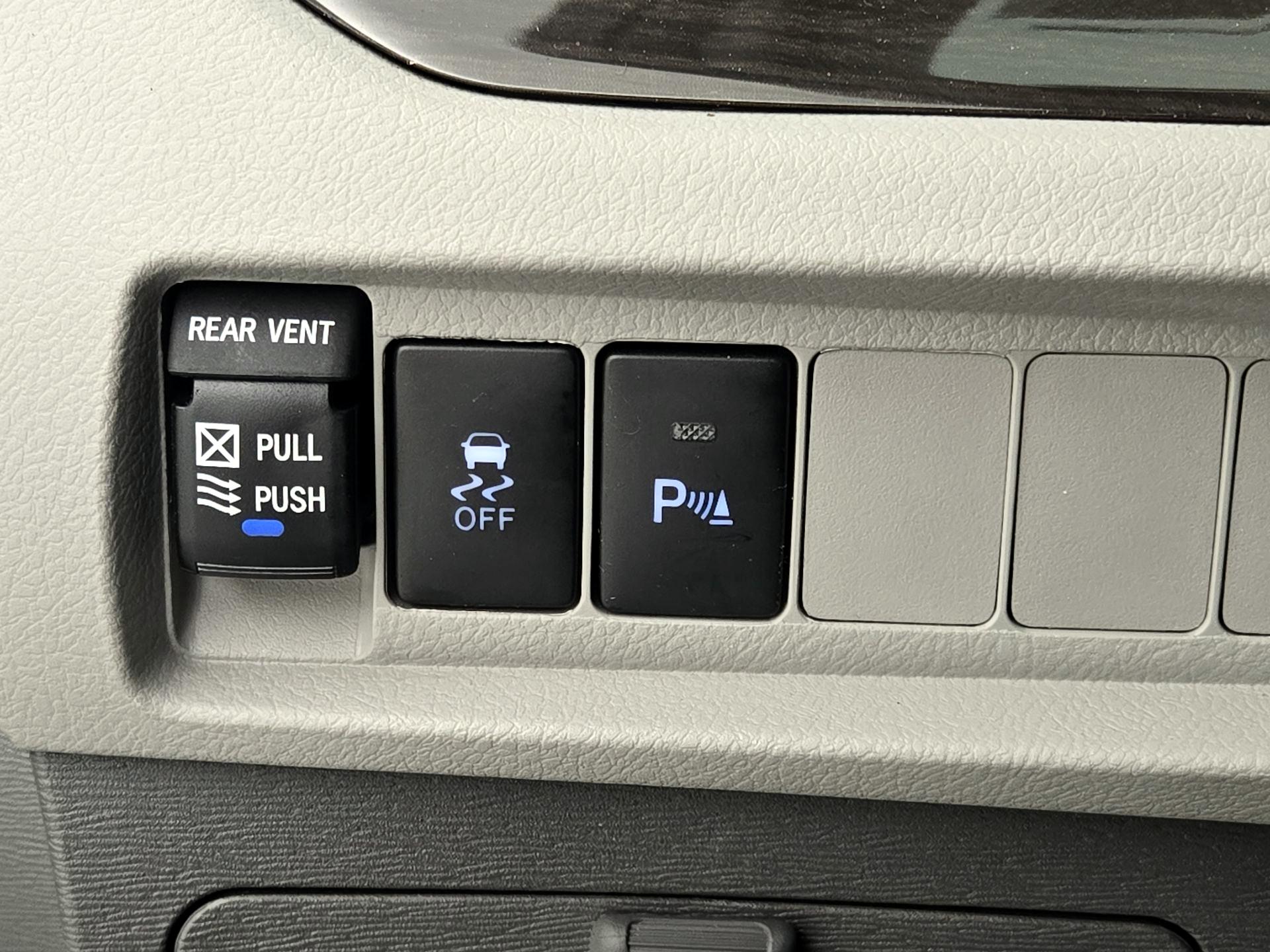 Thumbnail: 2019 Toyota Sienna - 13