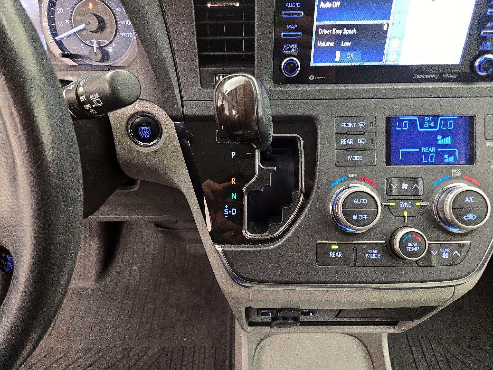 Thumbnail: 2019 Toyota Sienna - 18