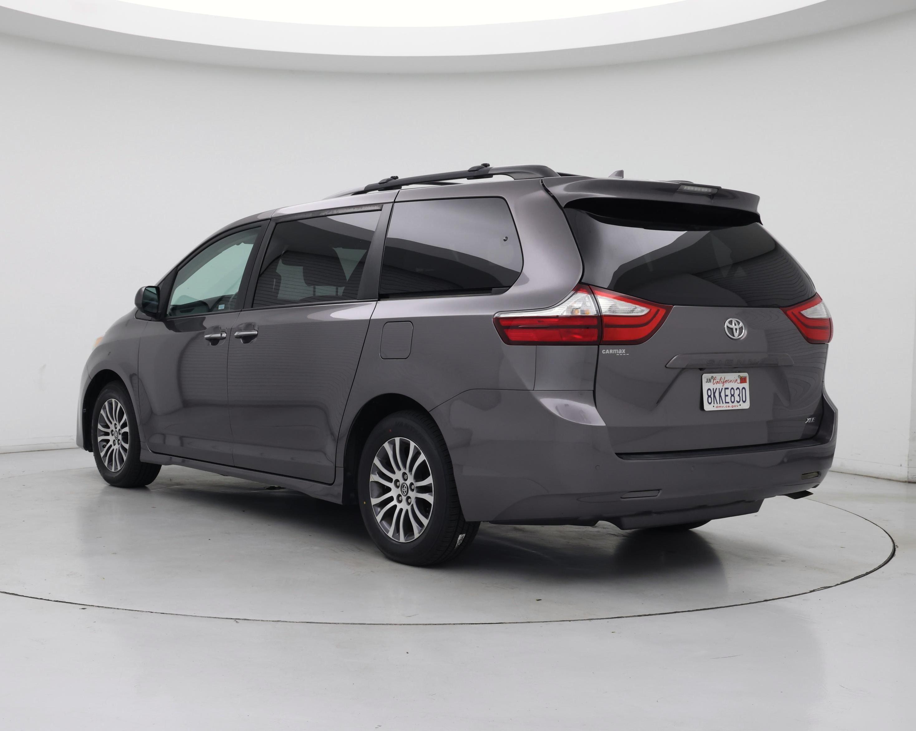 Thumbnail: 2019 Toyota Sienna - 2
