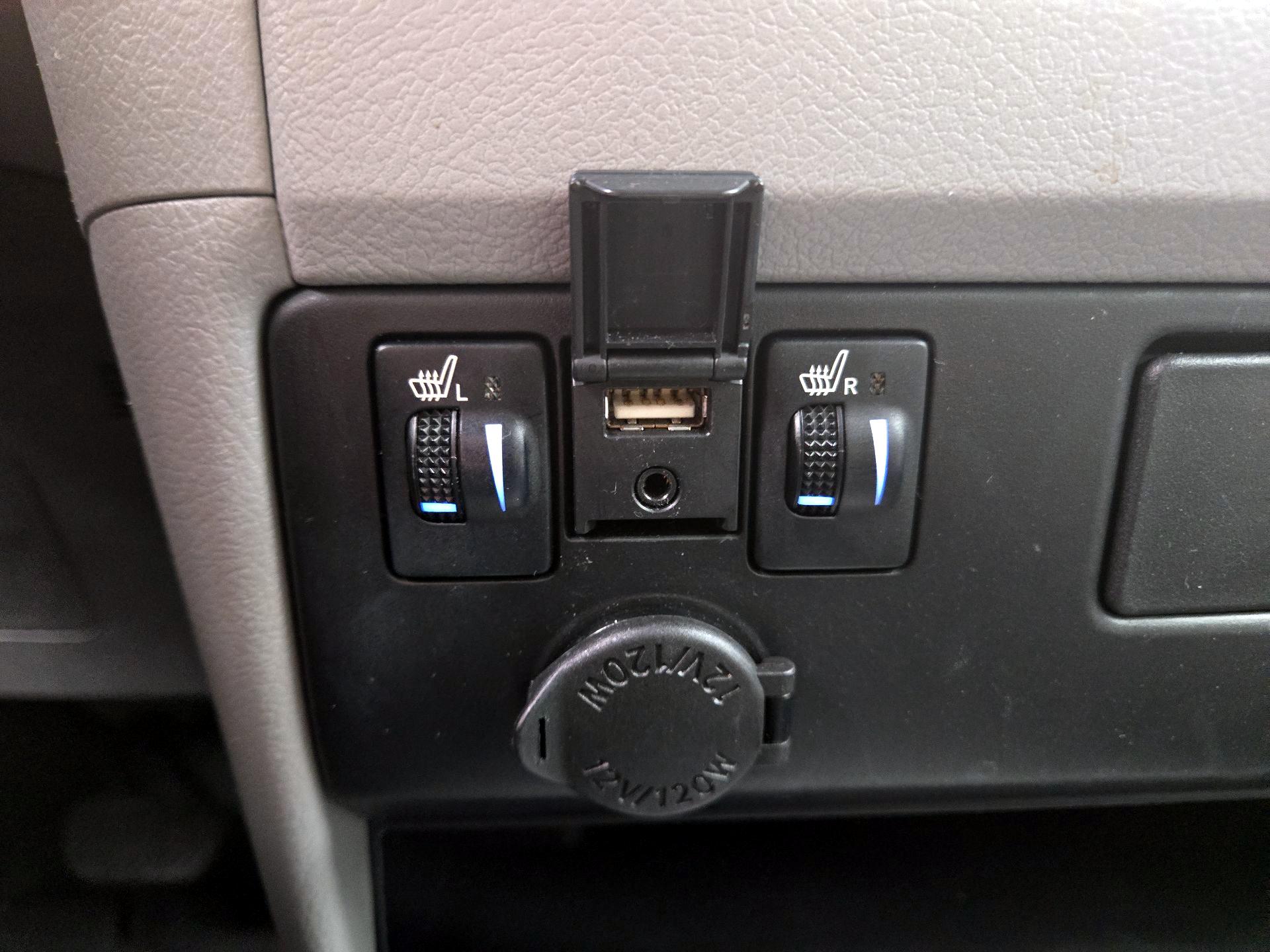 Thumbnail: 2019 Toyota Sienna - 19