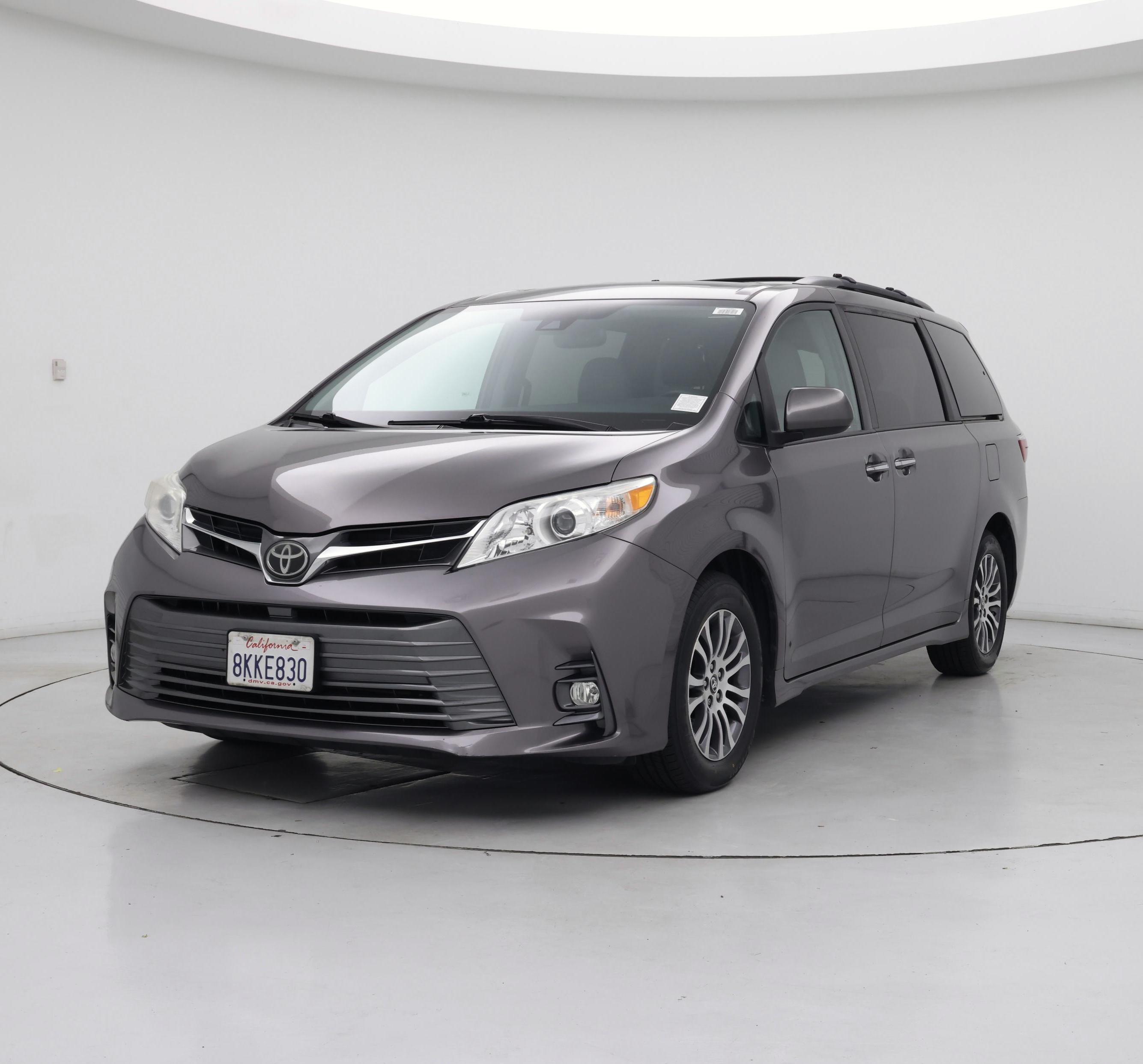 Thumbnail: 2019 Toyota Sienna - 4