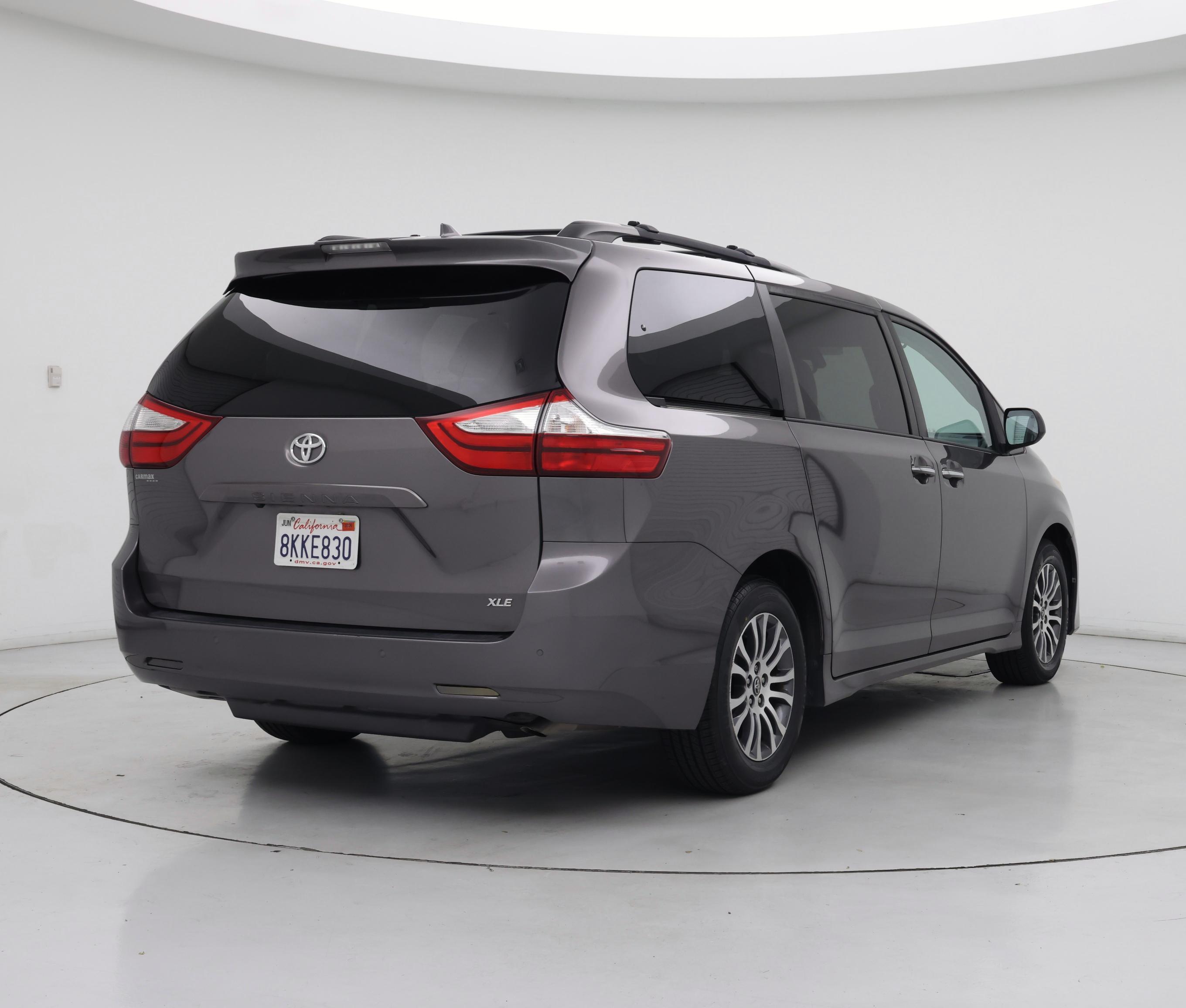Thumbnail: 2019 Toyota Sienna - 8