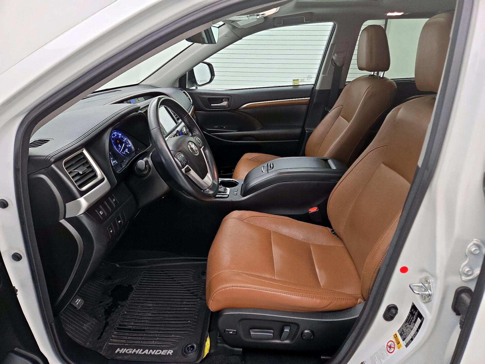 Thumbnail: 2017 Toyota Highlander - 11