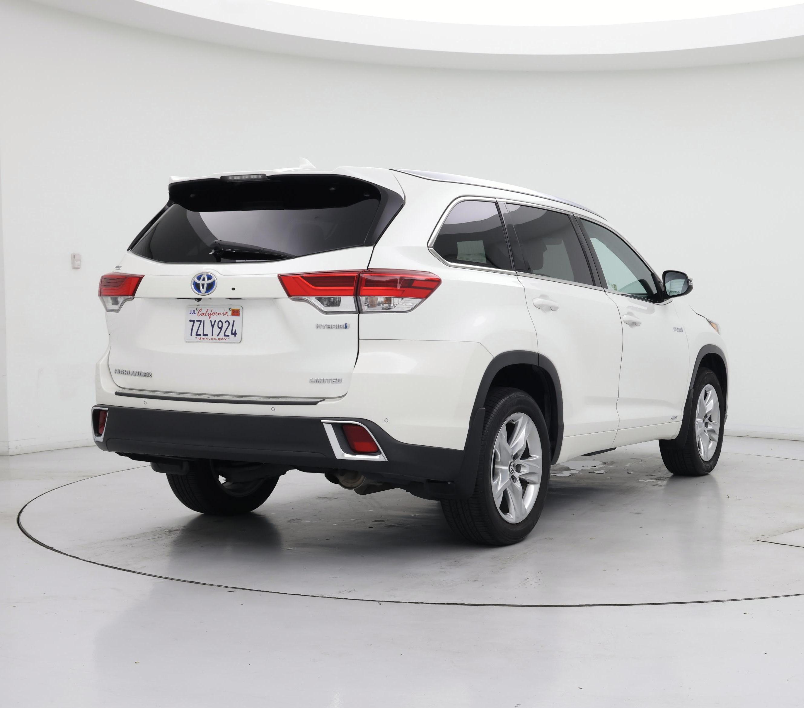 Thumbnail: 2017 Toyota Highlander - 8