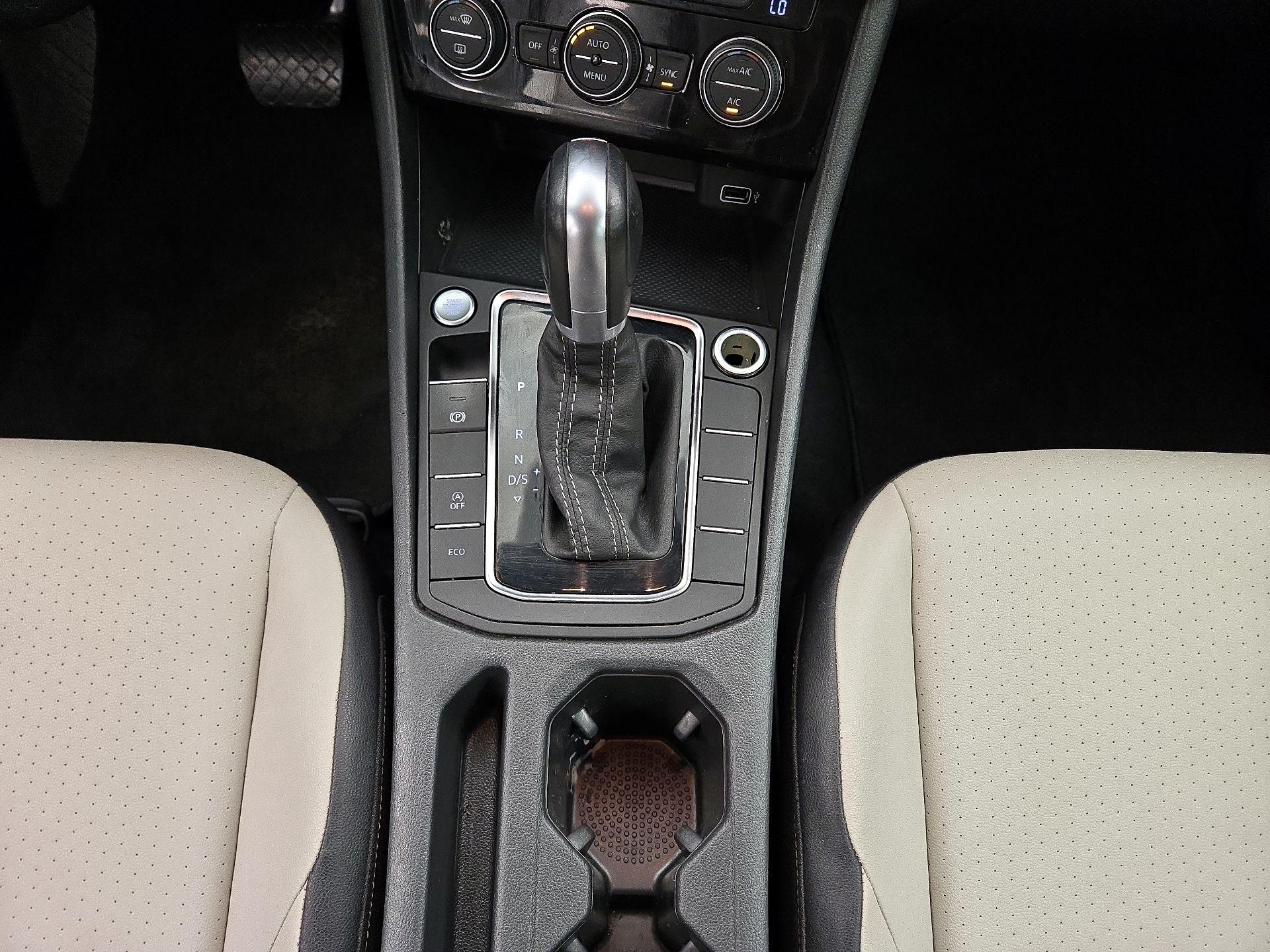 Thumbnail: 2019 Volkswagen Jetta - 17