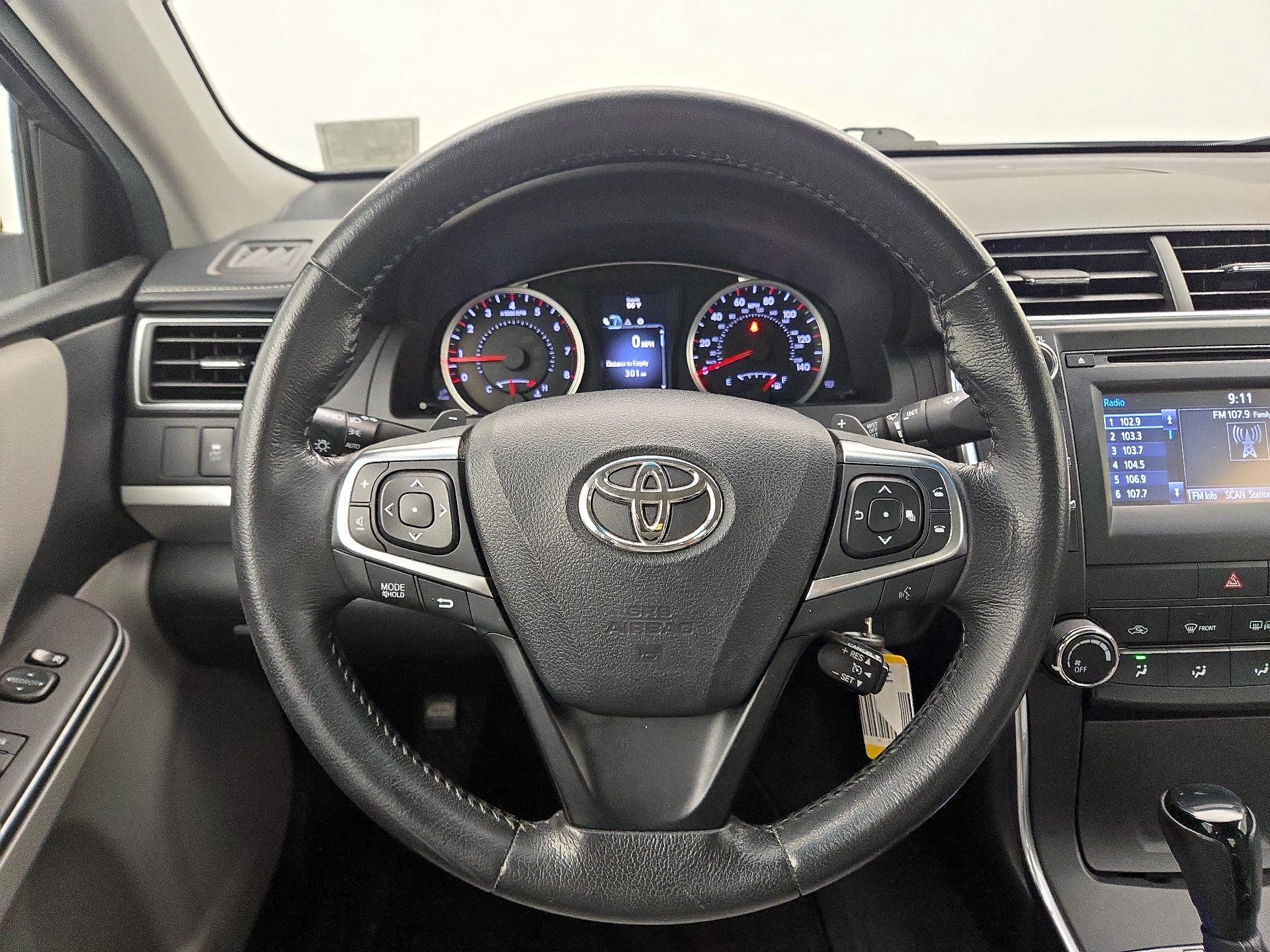 Thumbnail: 2015 Toyota Camry - 10