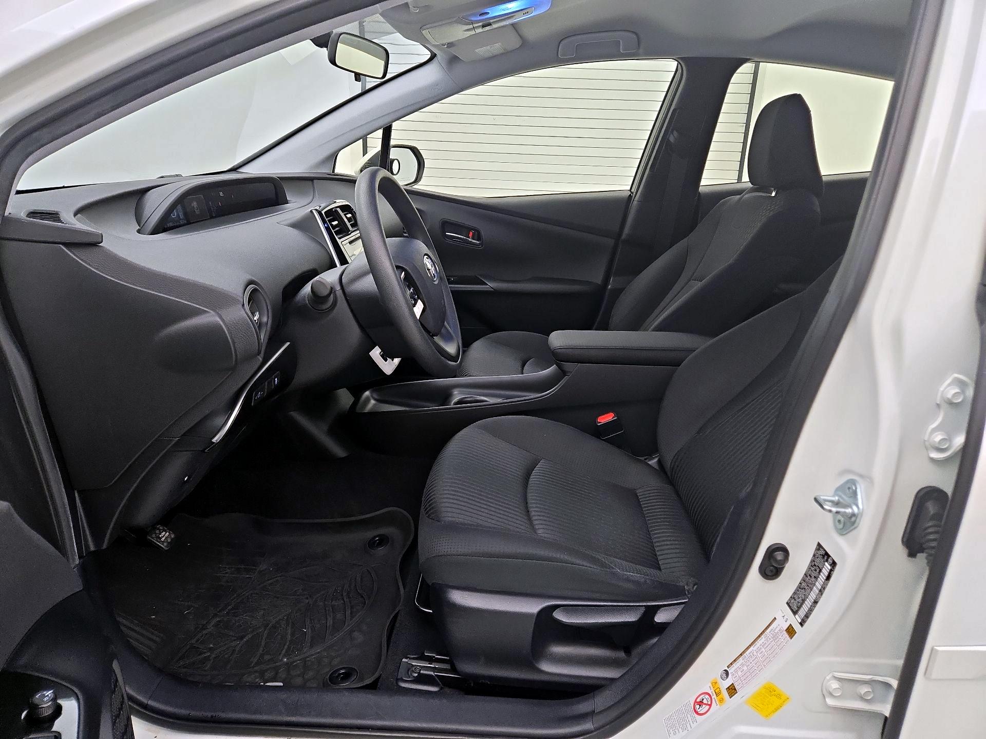 Thumbnail: 2016 Toyota Prius - 11
