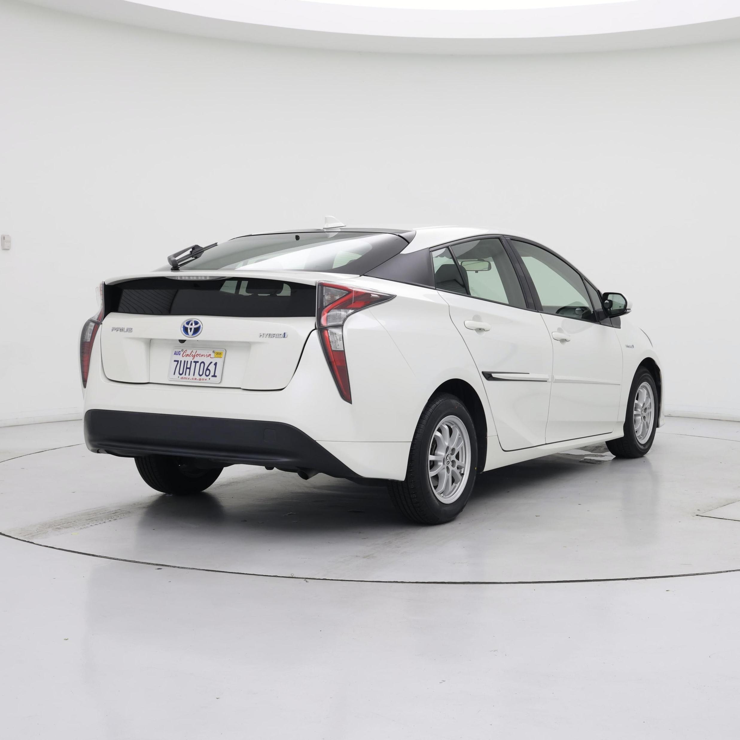 Thumbnail: 2016 Toyota Prius - 8