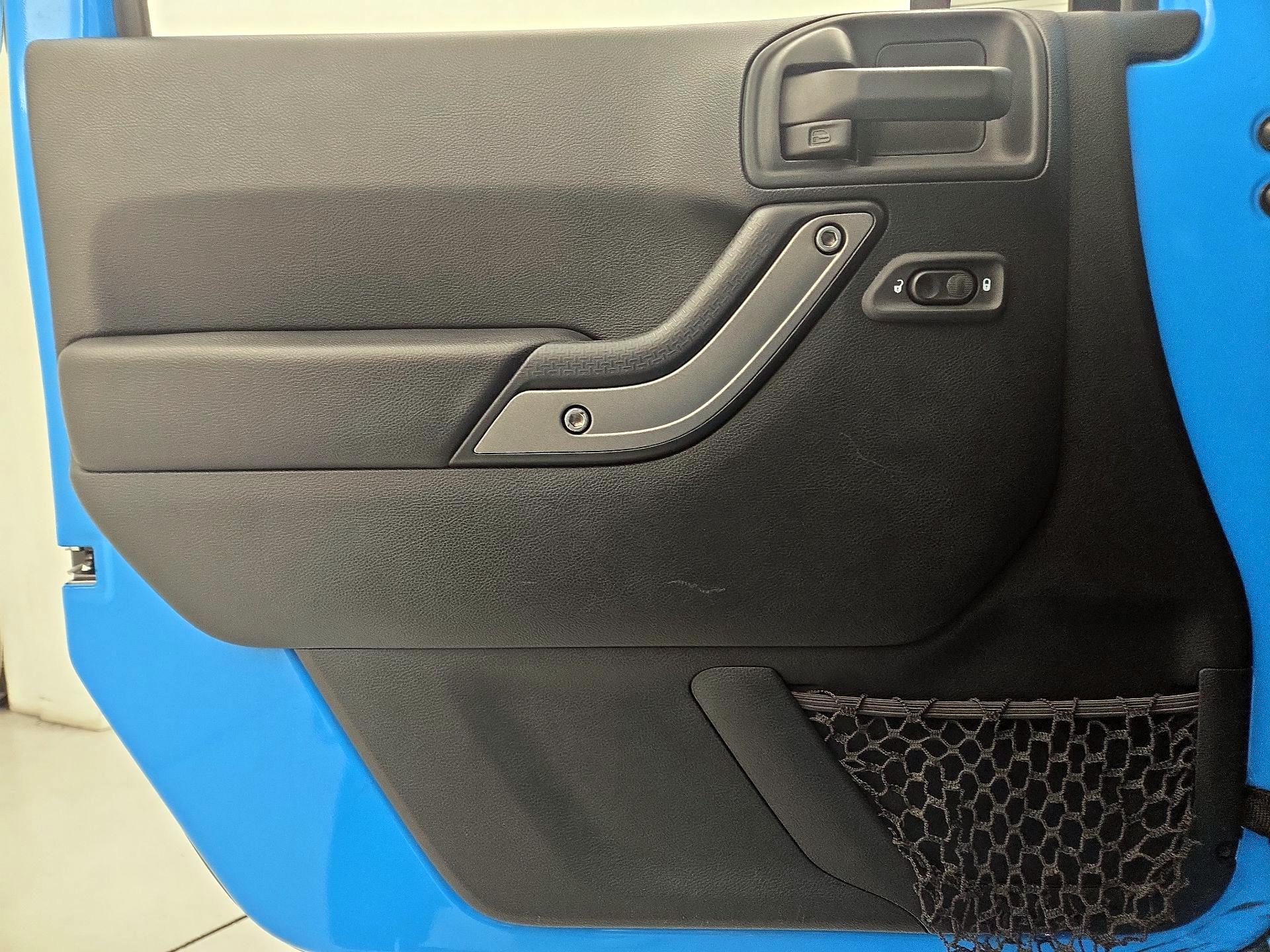 Thumbnail: 2018 Jeep Wrangler - 12
