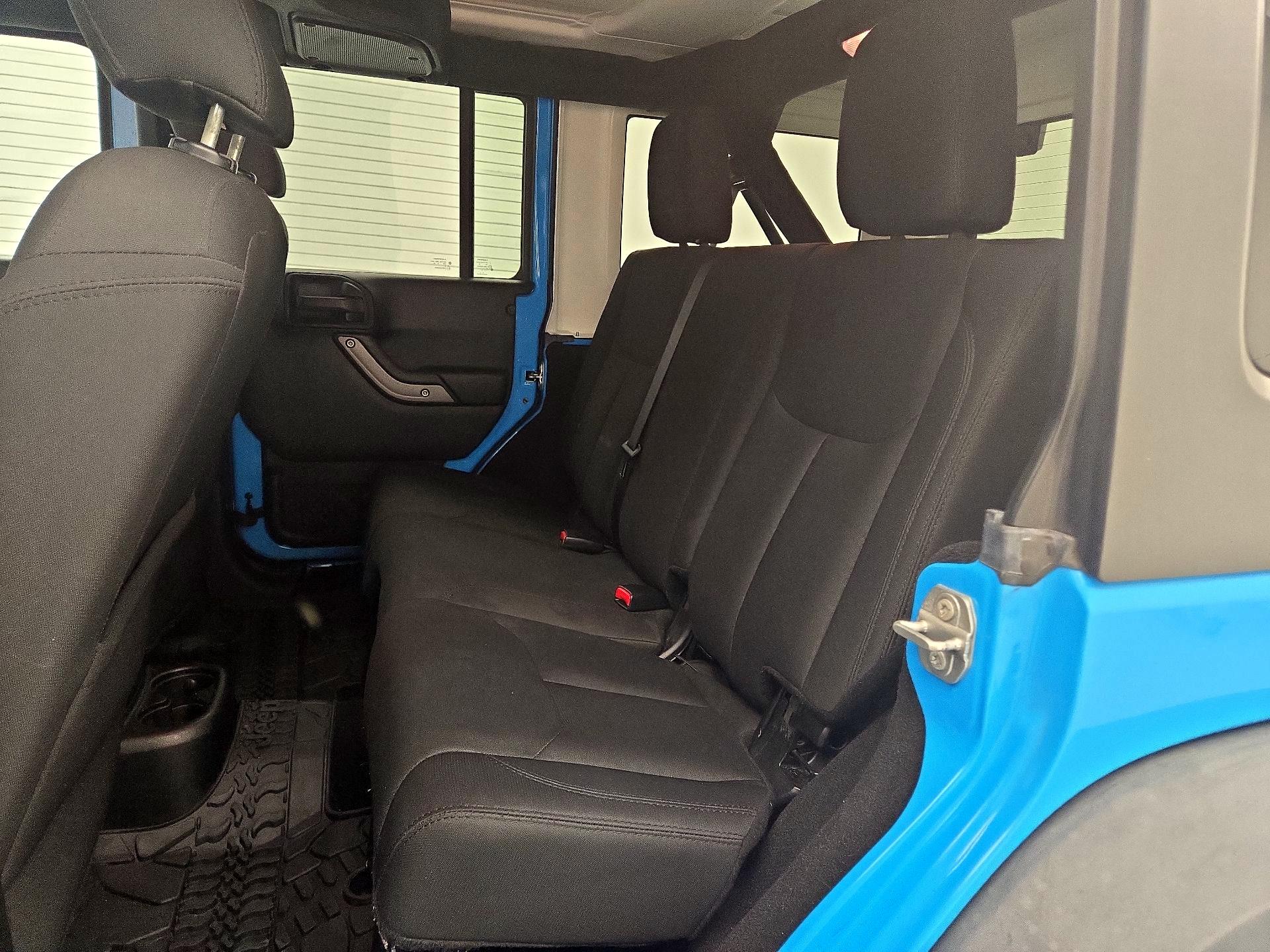 Thumbnail: 2018 Jeep Wrangler - 17
