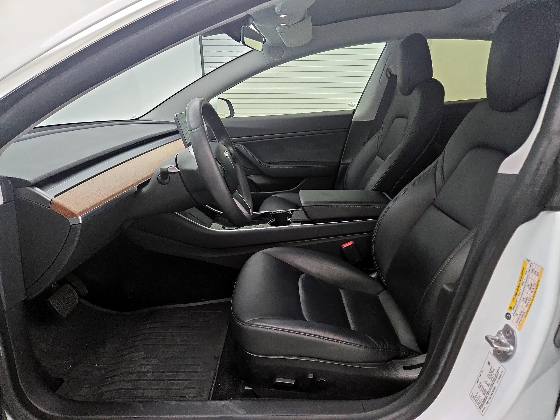 Thumbnail: 2020 Tesla Model 3 - 11