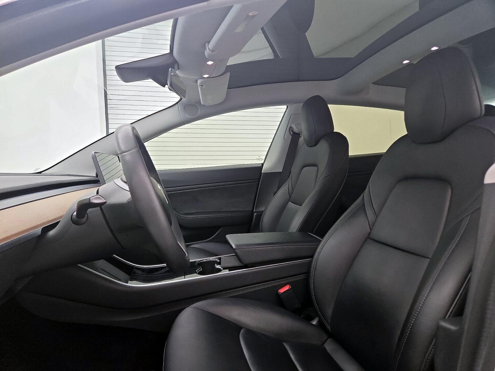 Thumbnail: 2020 Tesla Model 3 - 18