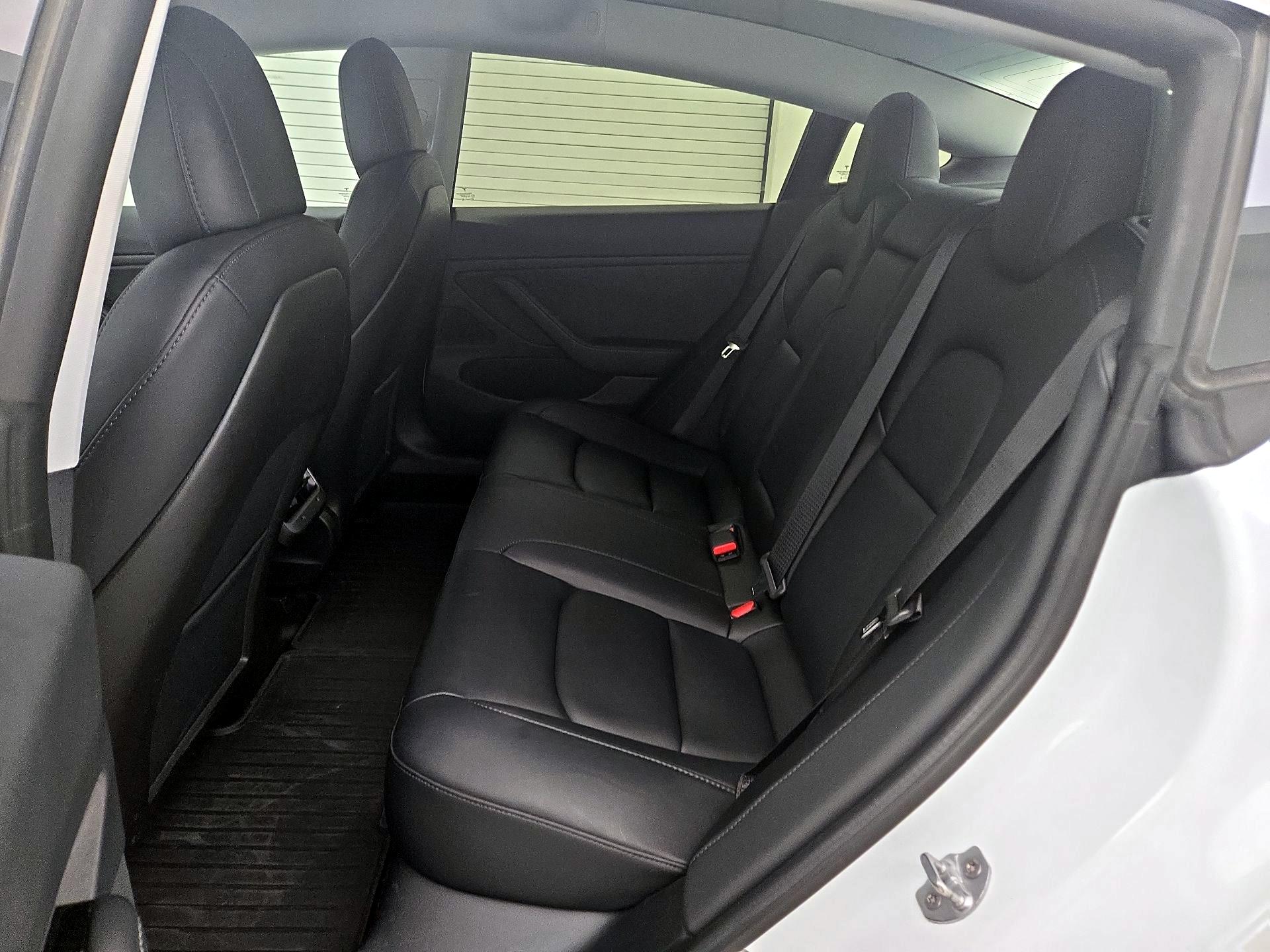 Thumbnail: 2020 Tesla Model 3 - 19