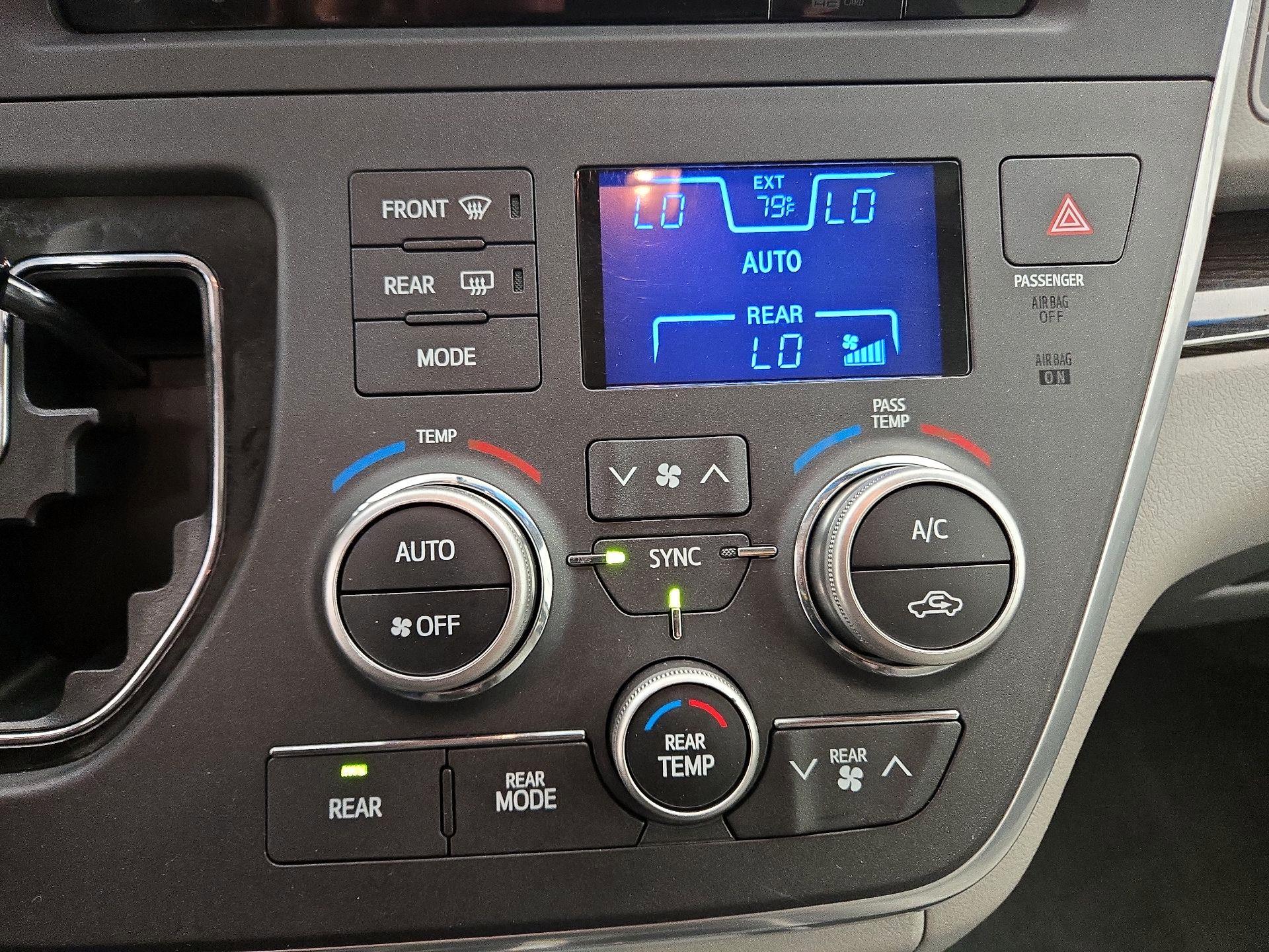 Thumbnail: 2015 Toyota Sienna - 17