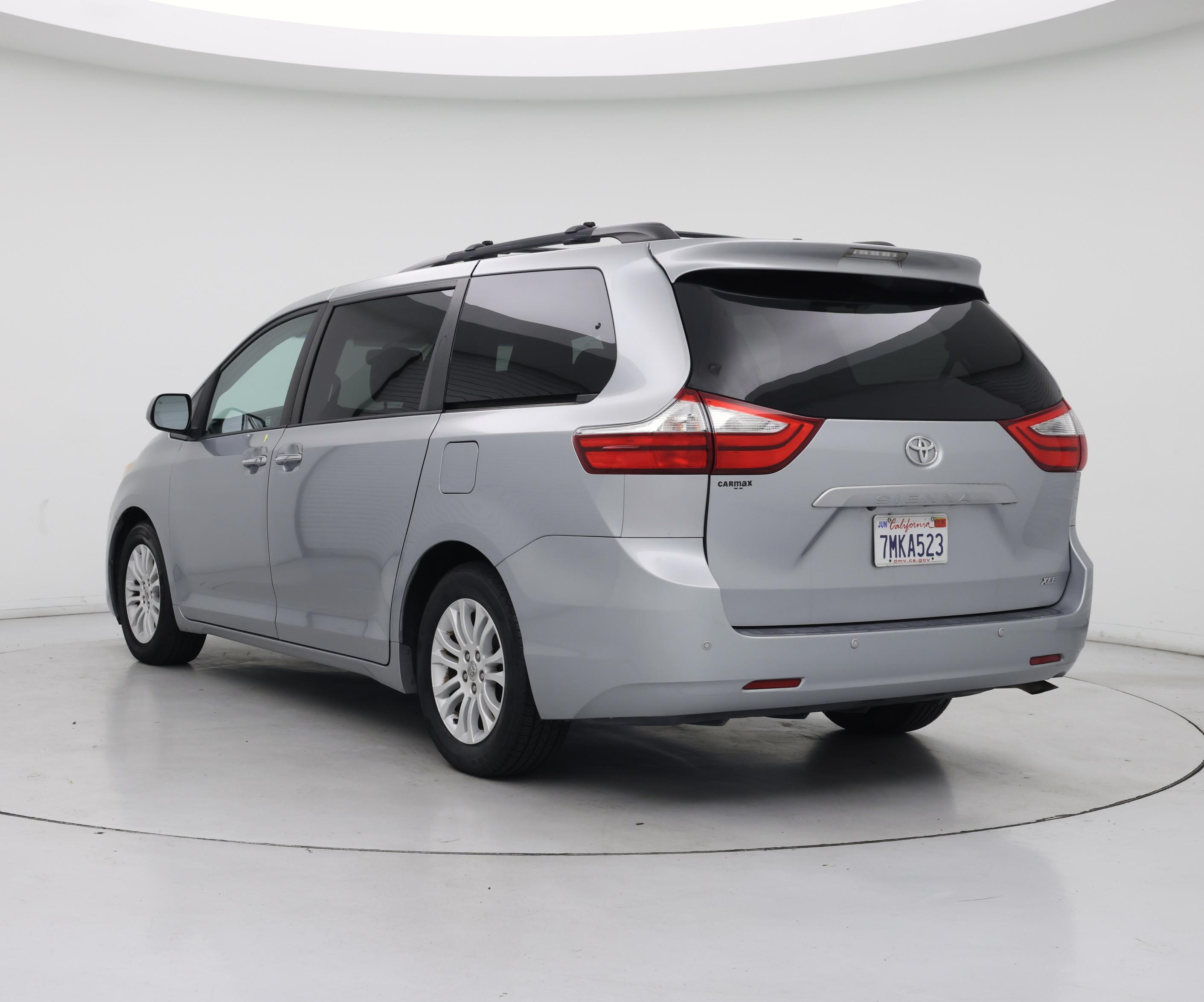 Thumbnail: 2015 Toyota Sienna - 2