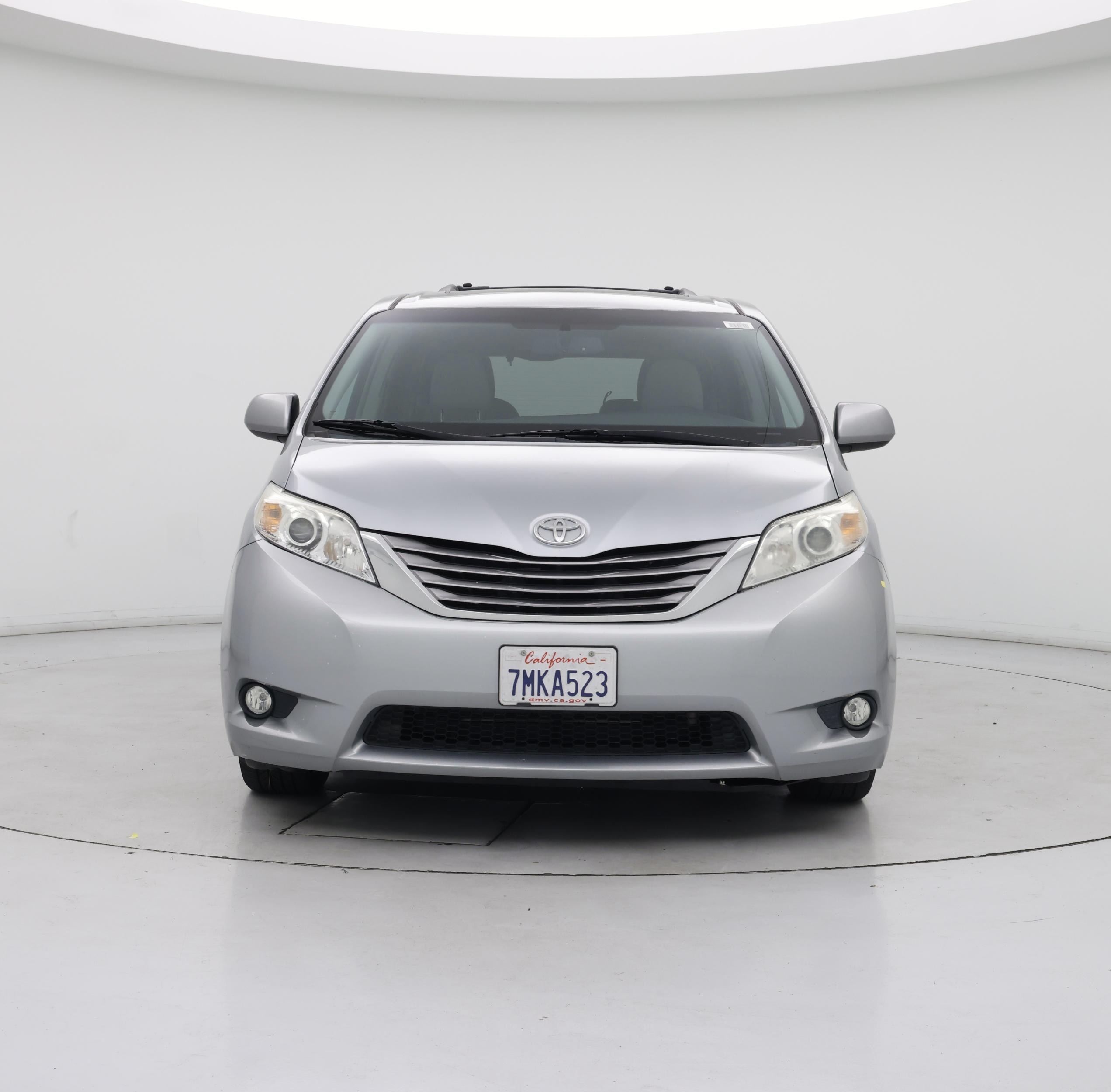Thumbnail: 2015 Toyota Sienna - 5