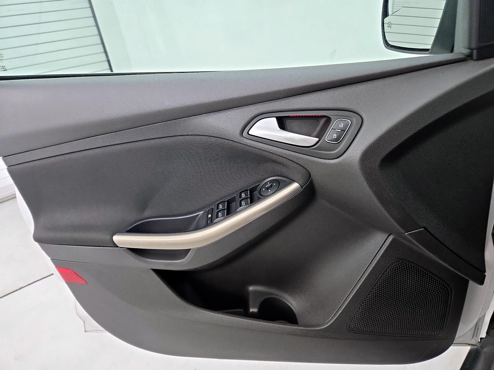 Thumbnail: 2017 Ford Focus - 12