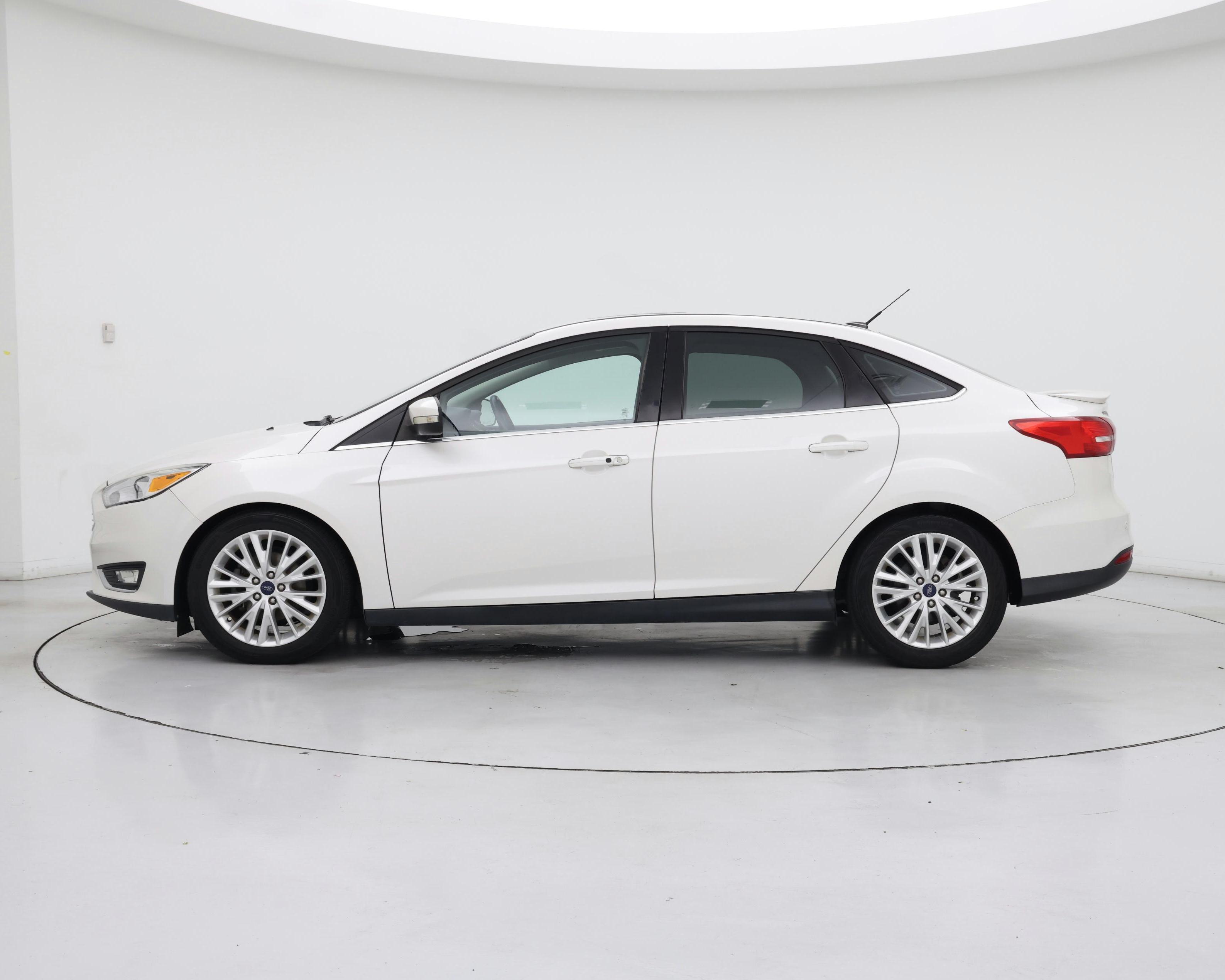 Thumbnail: 2017 Ford Focus - 3