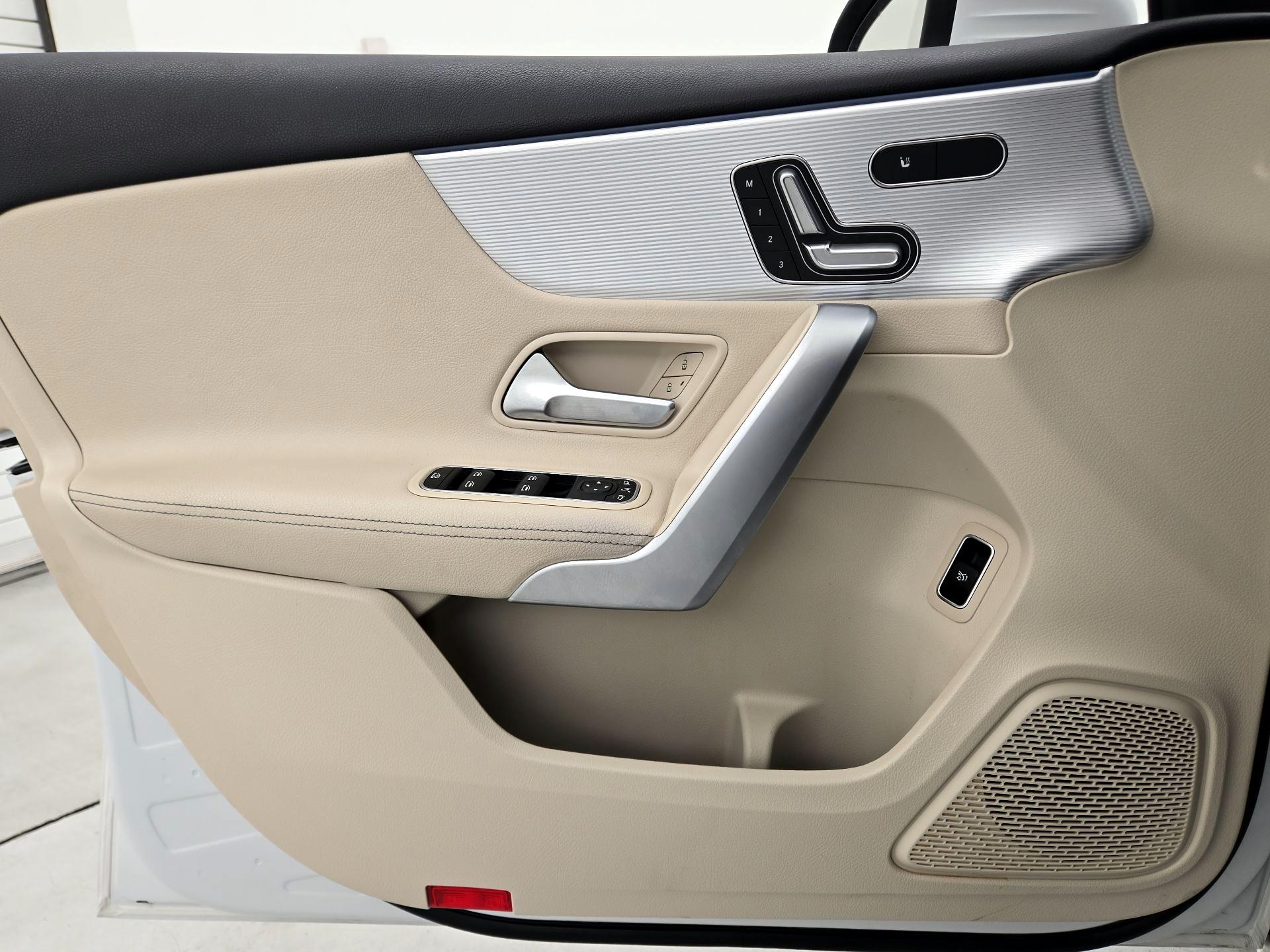 Thumbnail: 2020 Mercedes-Benz A-Class - 12