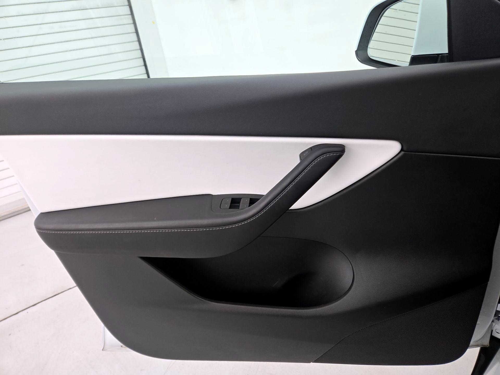 Thumbnail: 2022 Tesla Model Y - 12