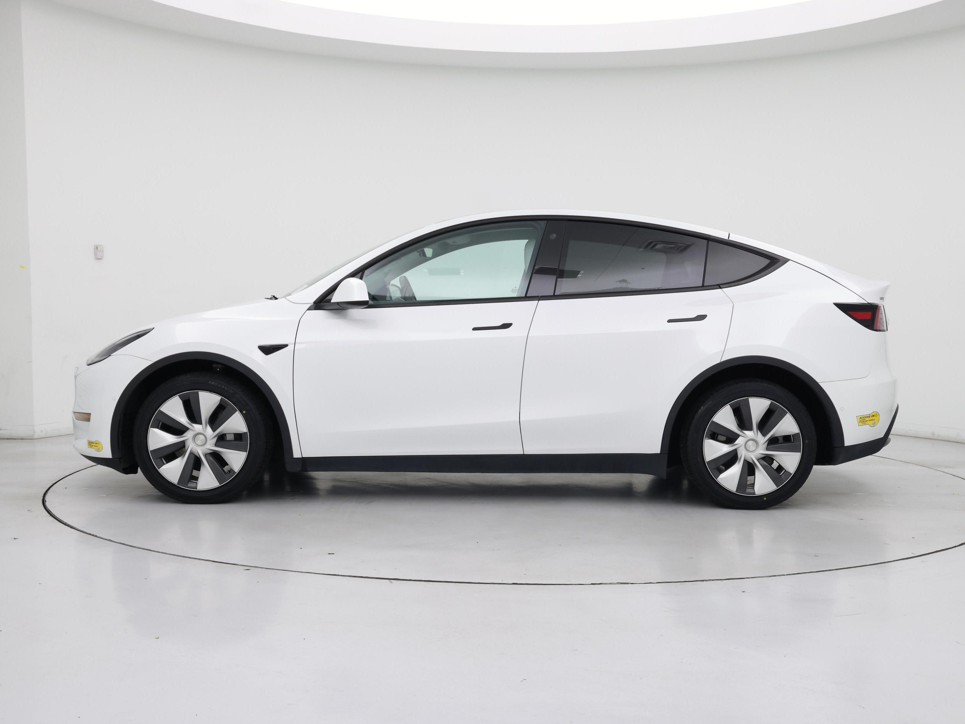 Thumbnail: 2022 Tesla Model Y - 3