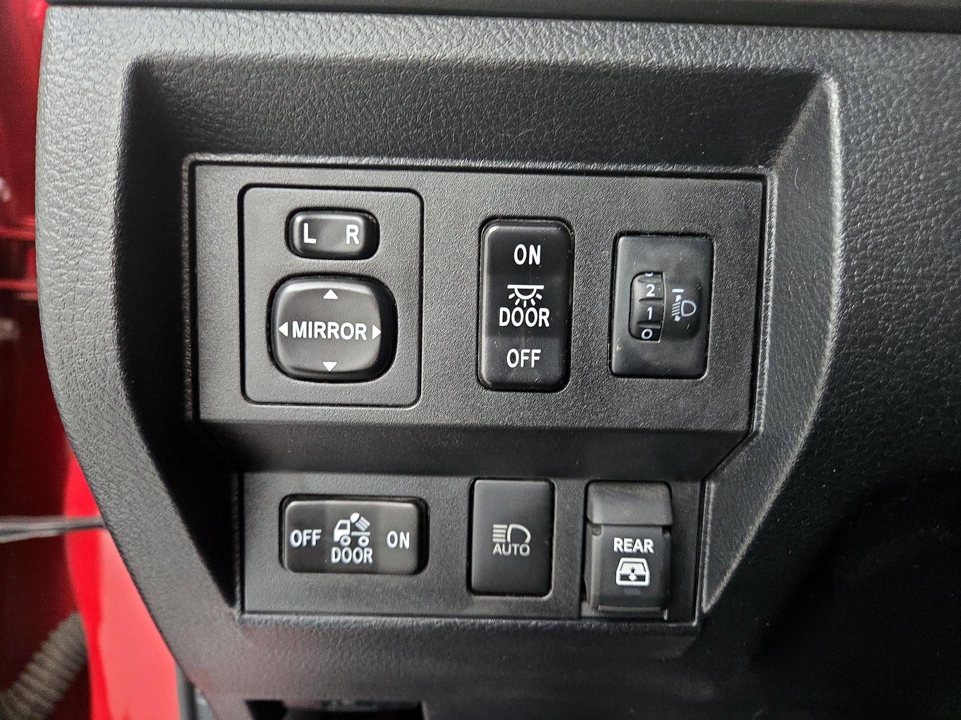 Thumbnail: 2020 Toyota Tundra - 13
