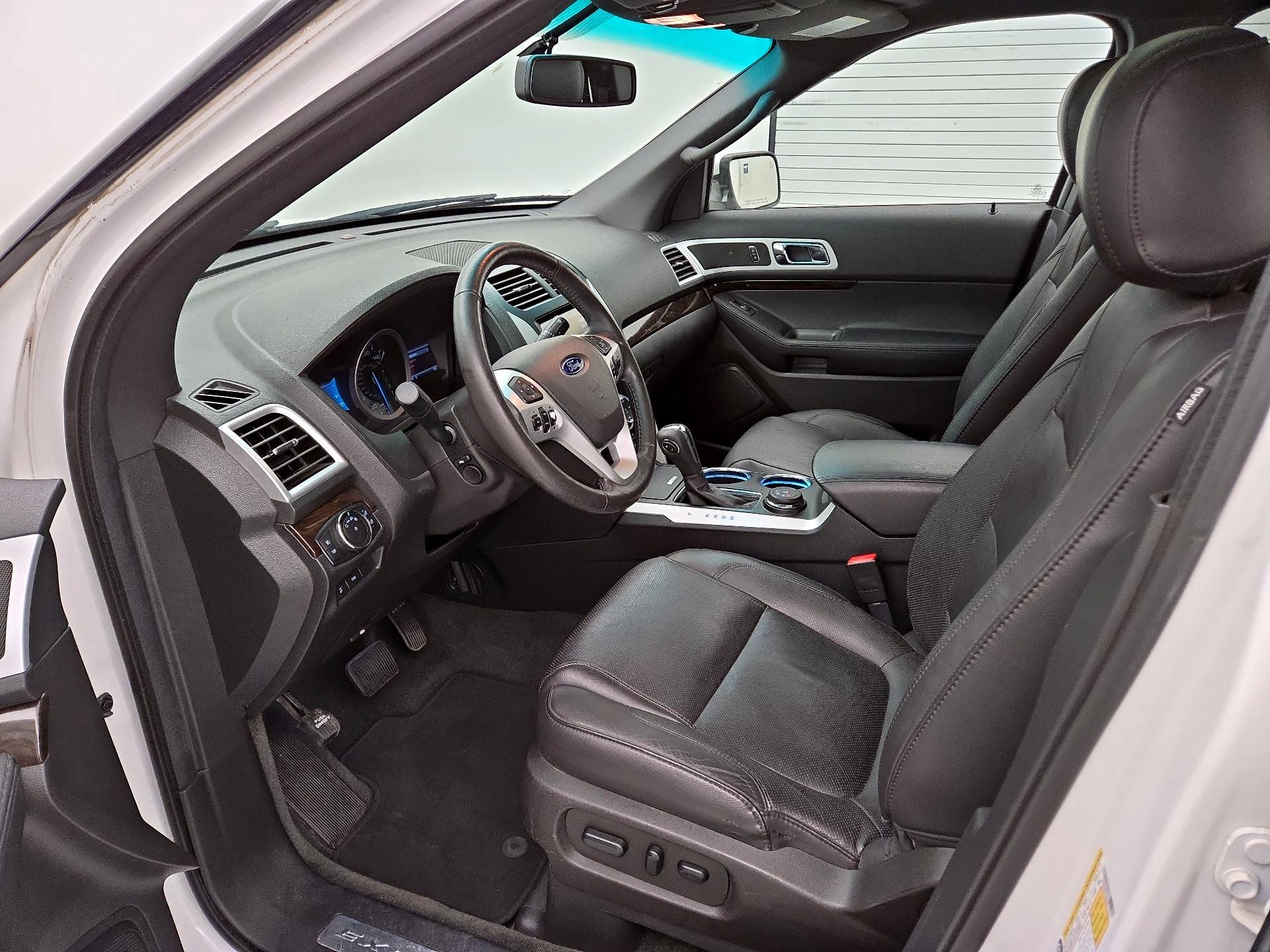 Thumbnail: 2014 Ford Explorer - 11