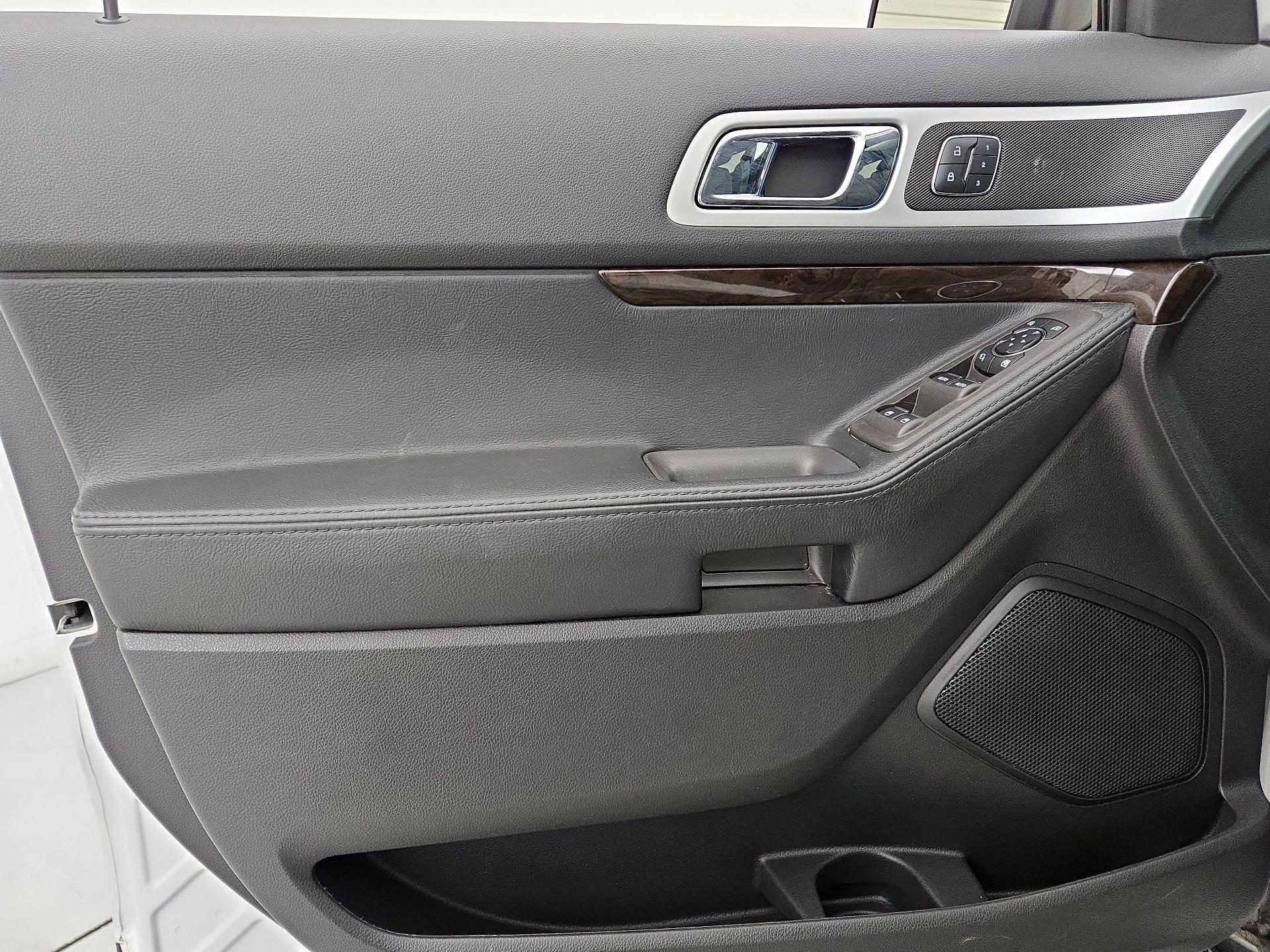 Thumbnail: 2014 Ford Explorer - 12