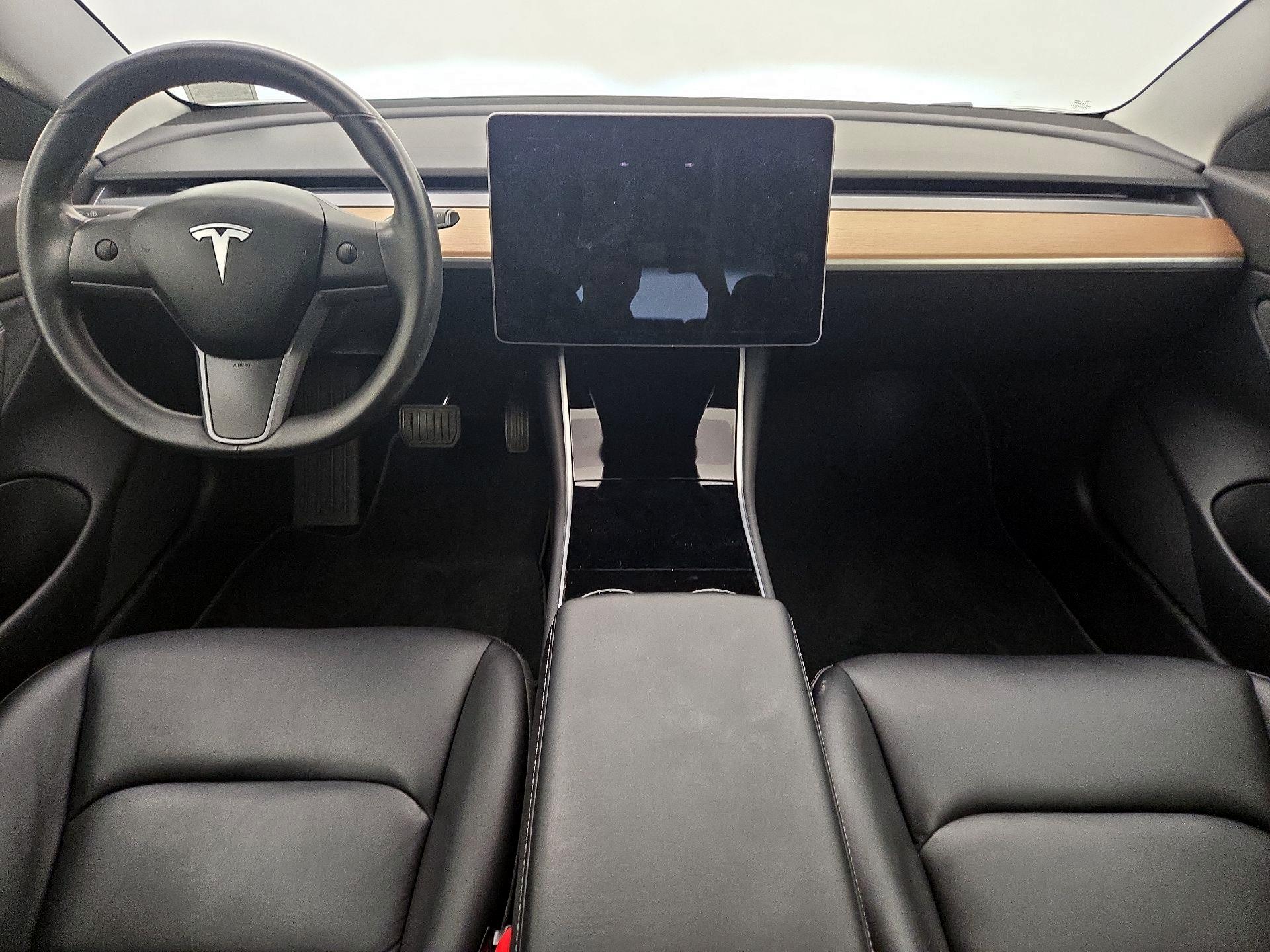 Thumbnail: 2018 Tesla Model 3 - 9