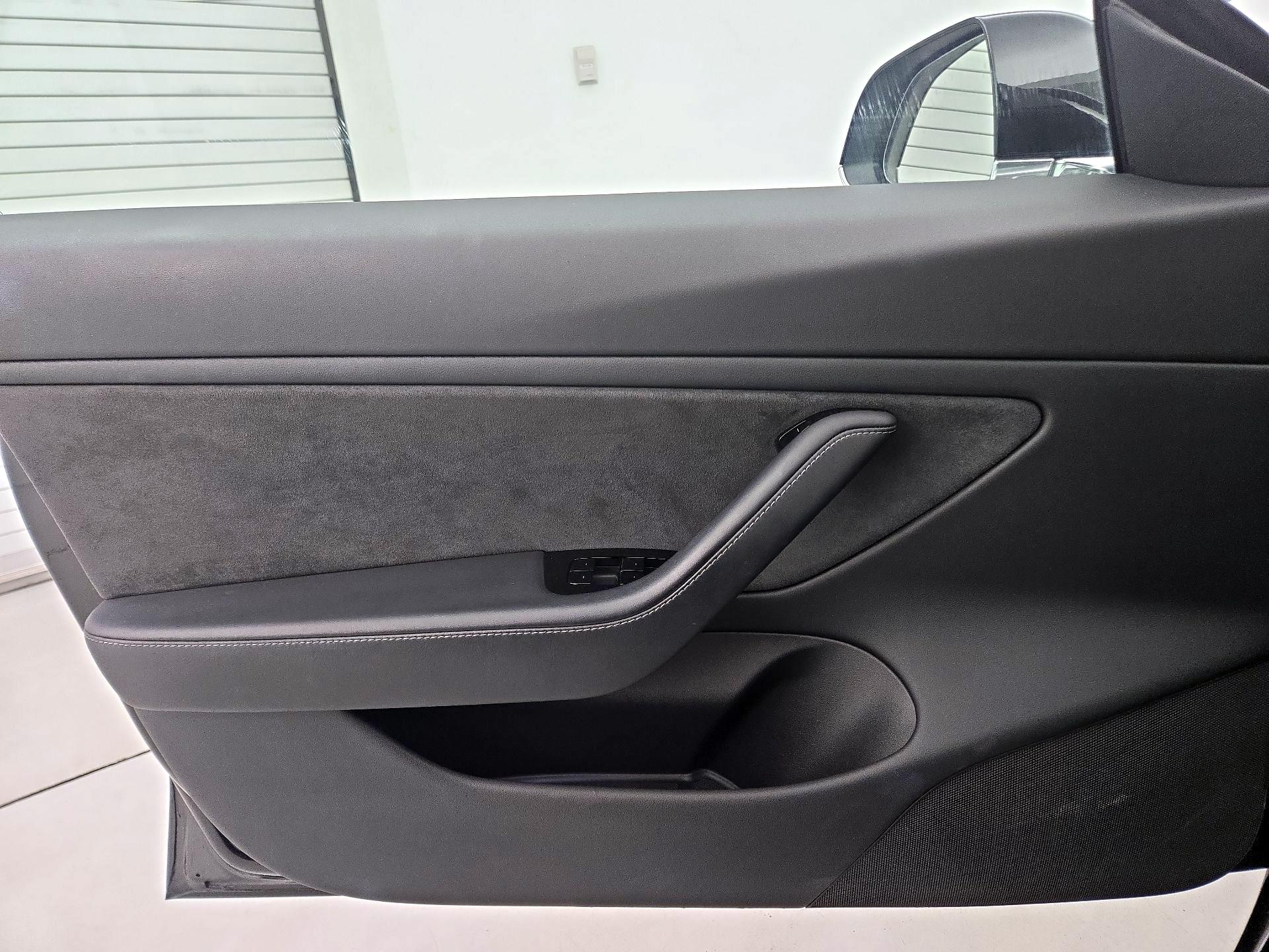 Thumbnail: 2018 Tesla Model 3 - 12