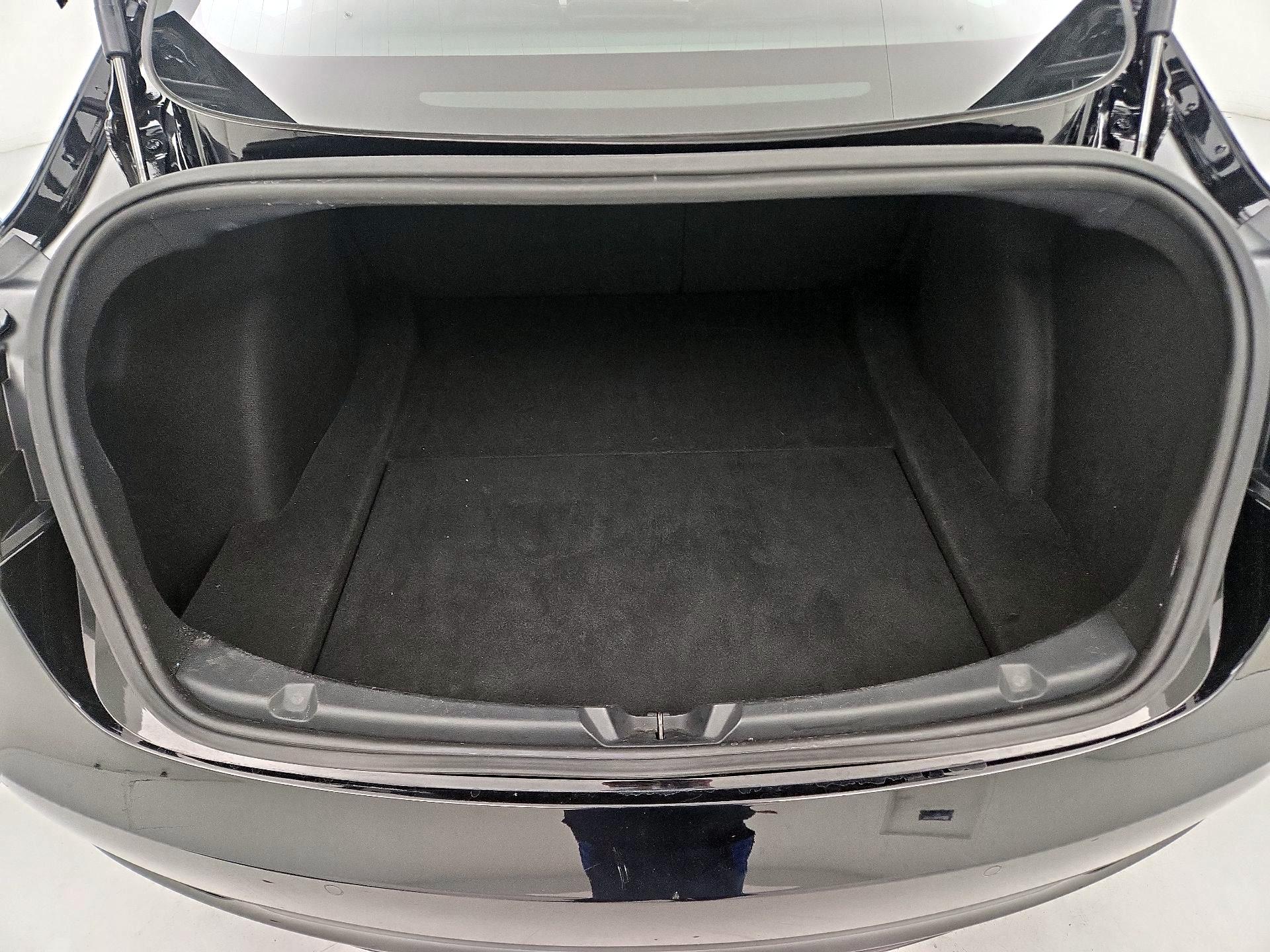 Thumbnail: 2018 Tesla Model 3 - 20