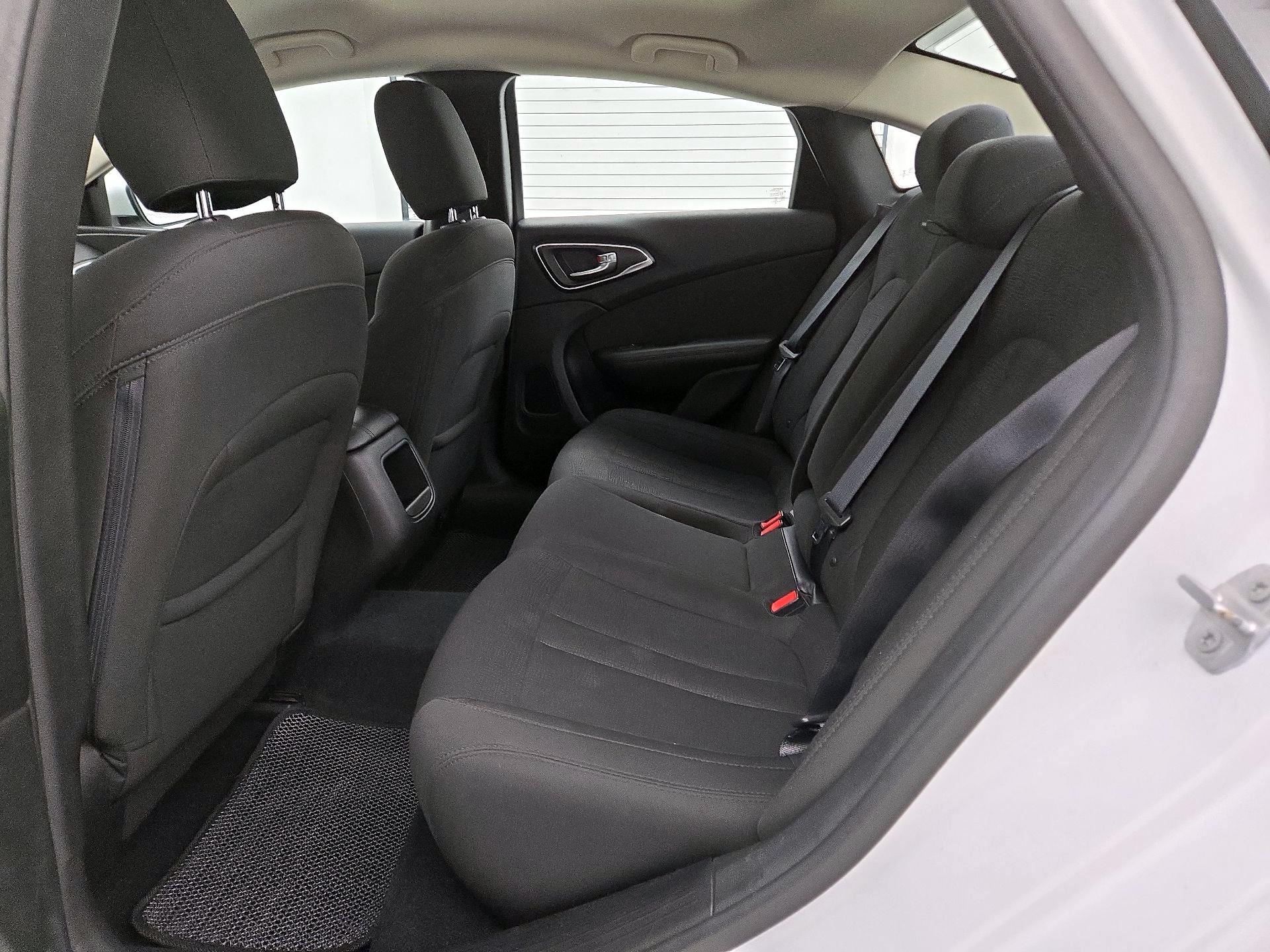 Thumbnail: 2015 Chrysler 200 - 17