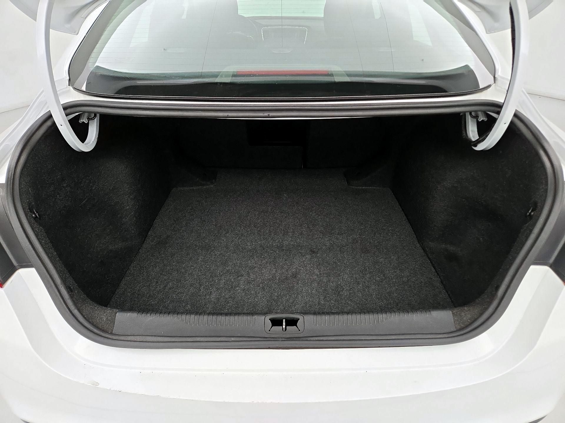 Thumbnail: 2015 Chrysler 200 - 18