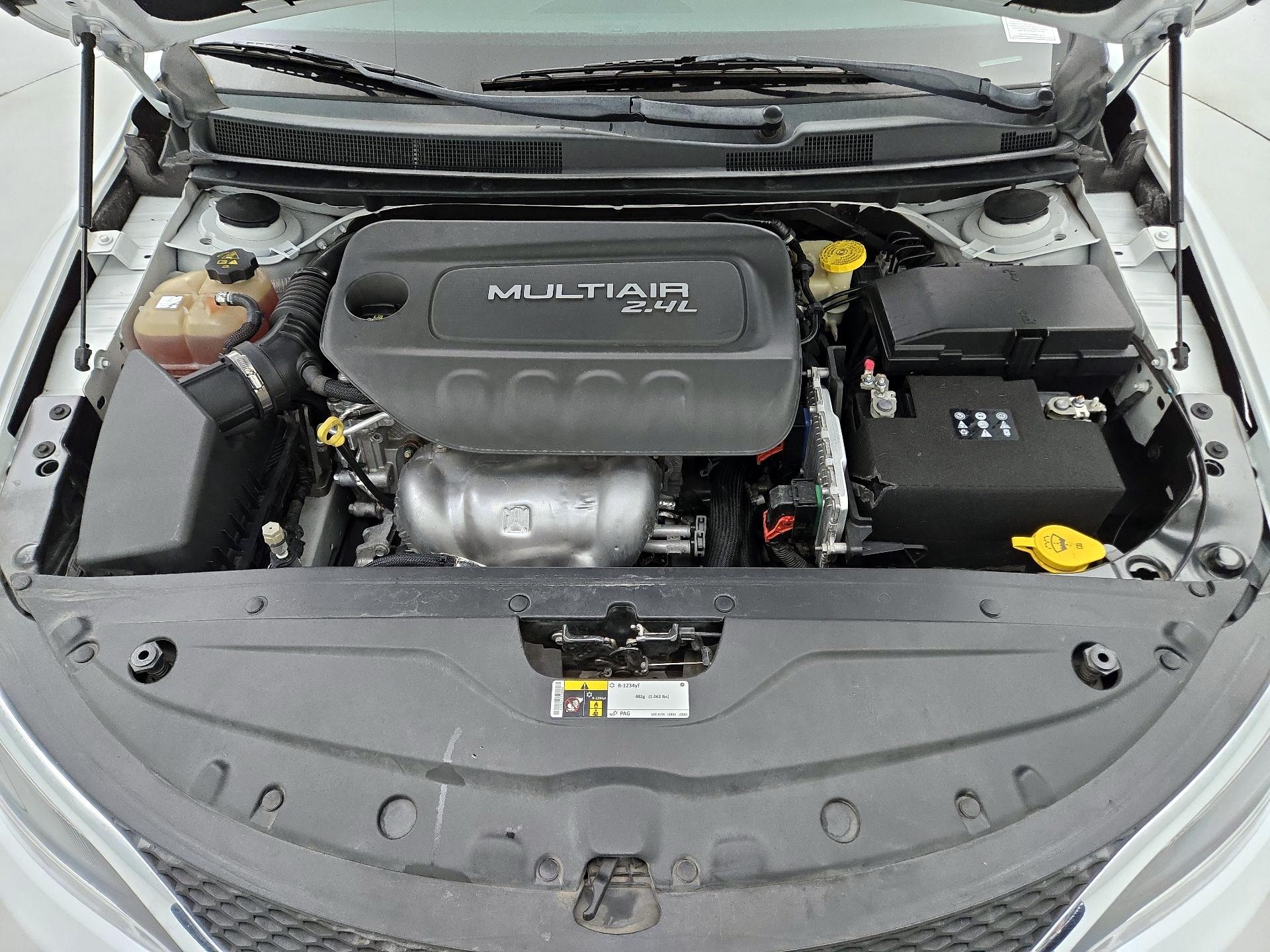 Thumbnail: 2015 Chrysler 200 - 19