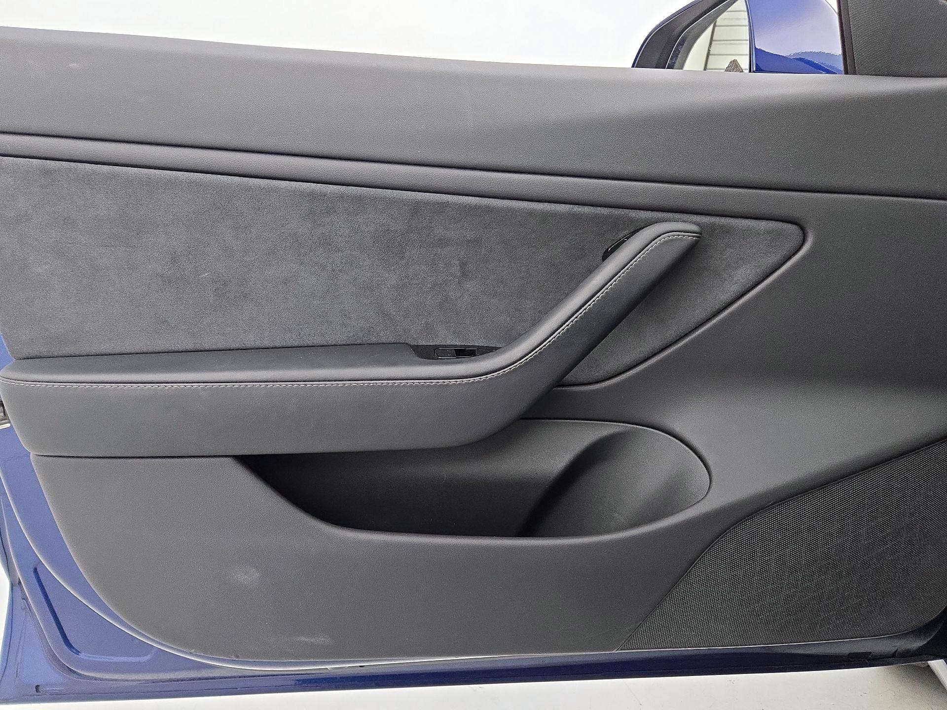 Thumbnail: 2019 Tesla Model 3 - 12