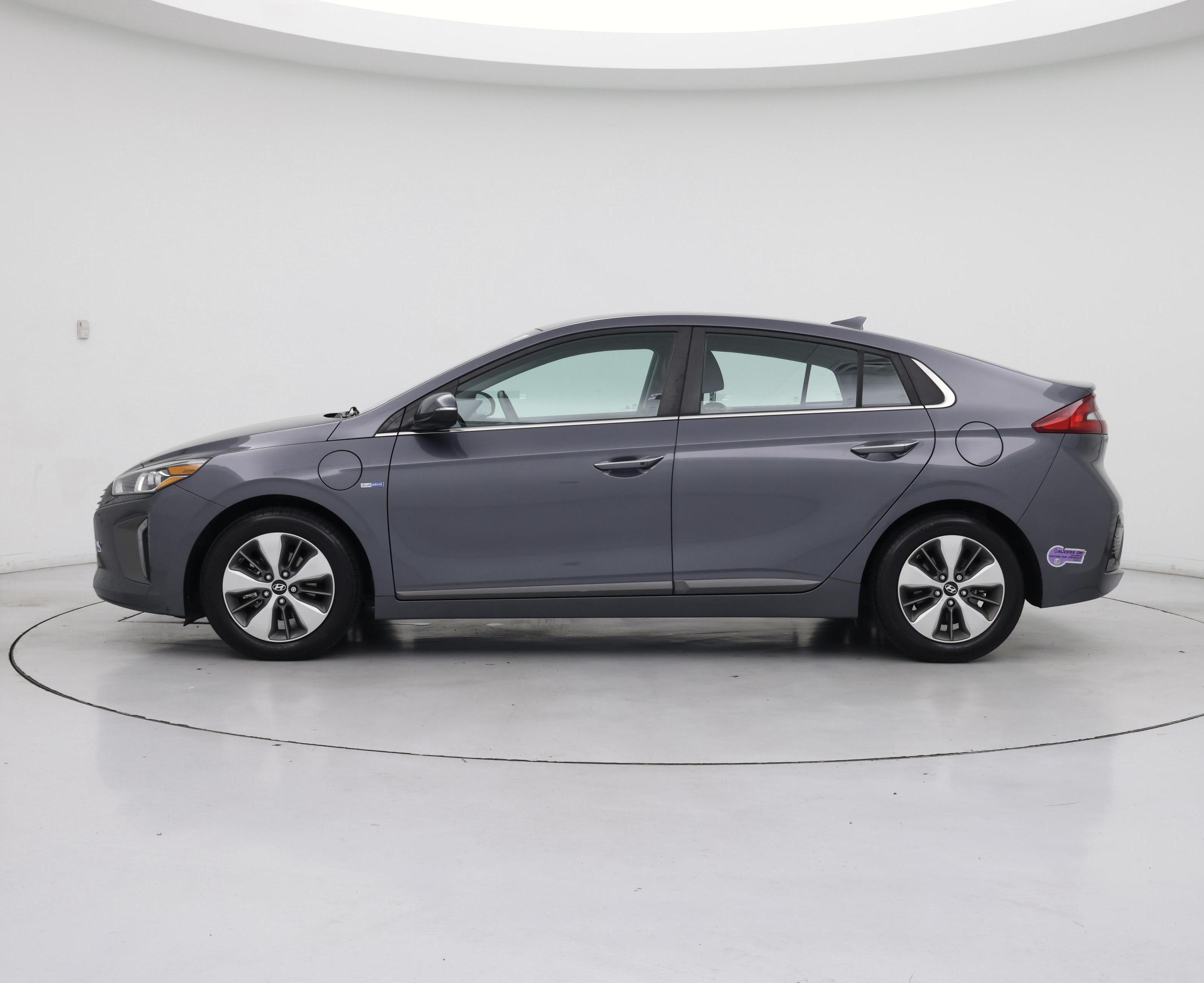 Thumbnail: 2018 Hyundai Ioniq - 3