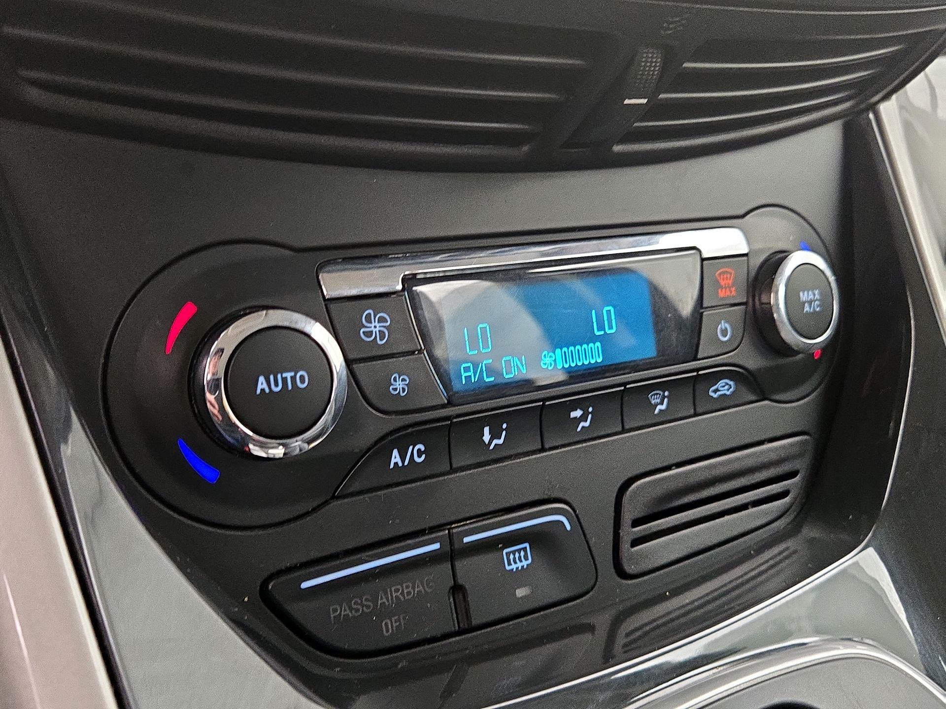Thumbnail: 2015 Ford C-Max - 15