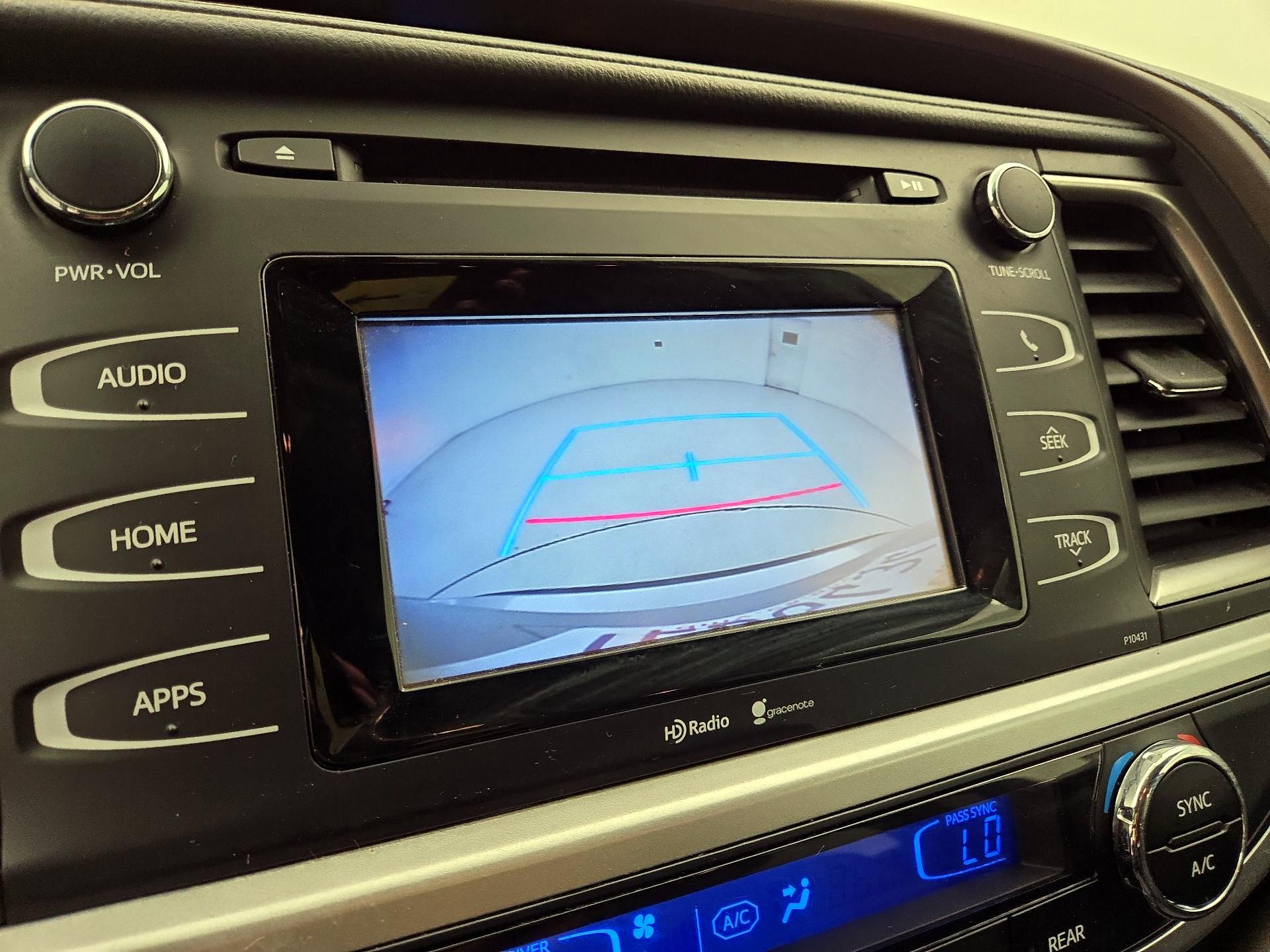 Thumbnail: 2015 Toyota Highlander - 14