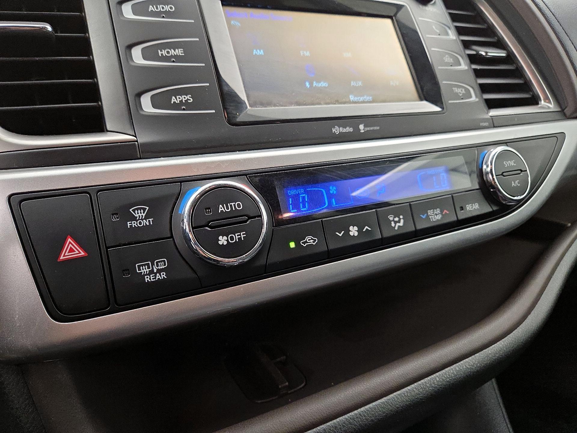 Thumbnail: 2015 Toyota Highlander - 16