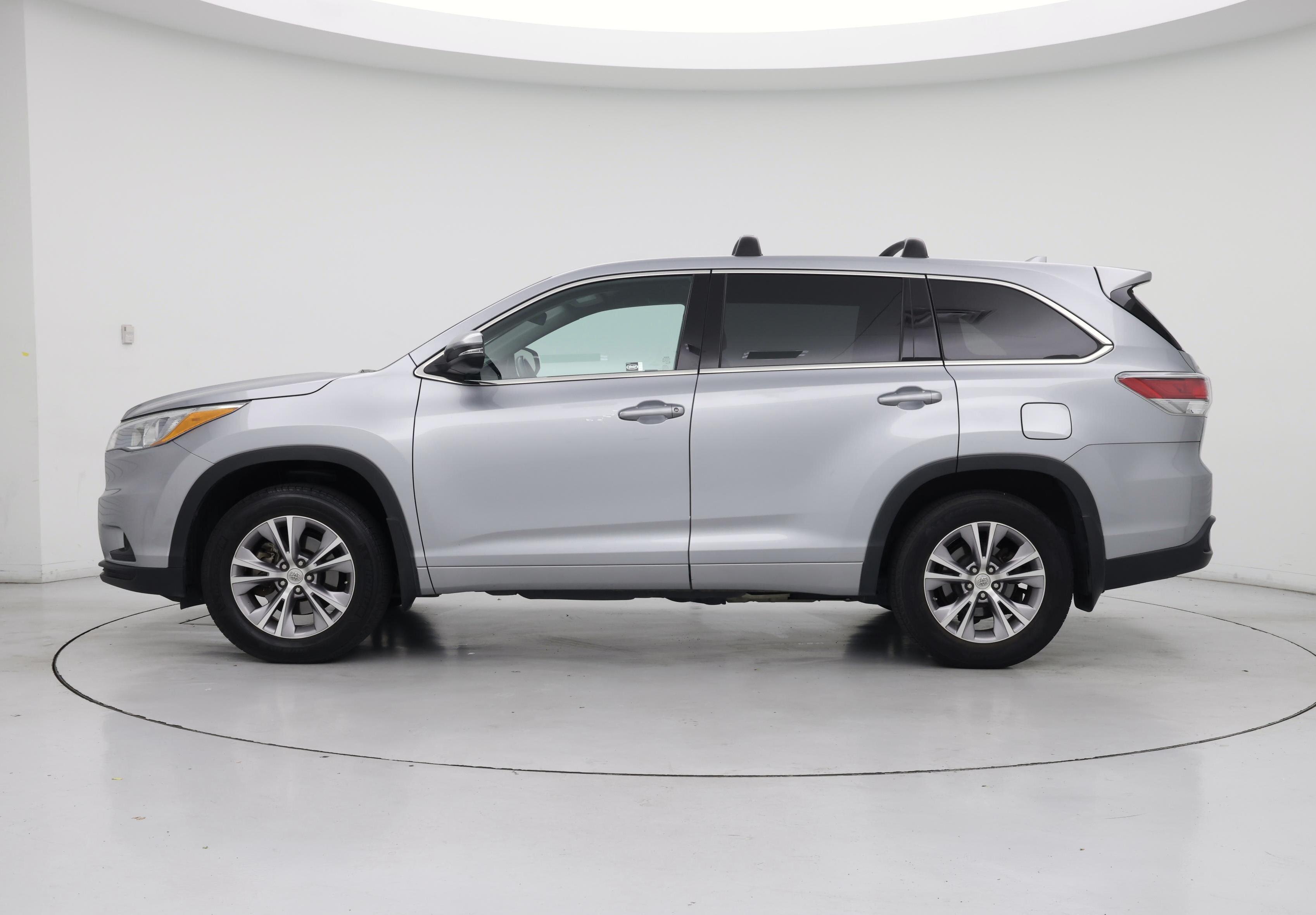 Thumbnail: 2015 Toyota Highlander - 3