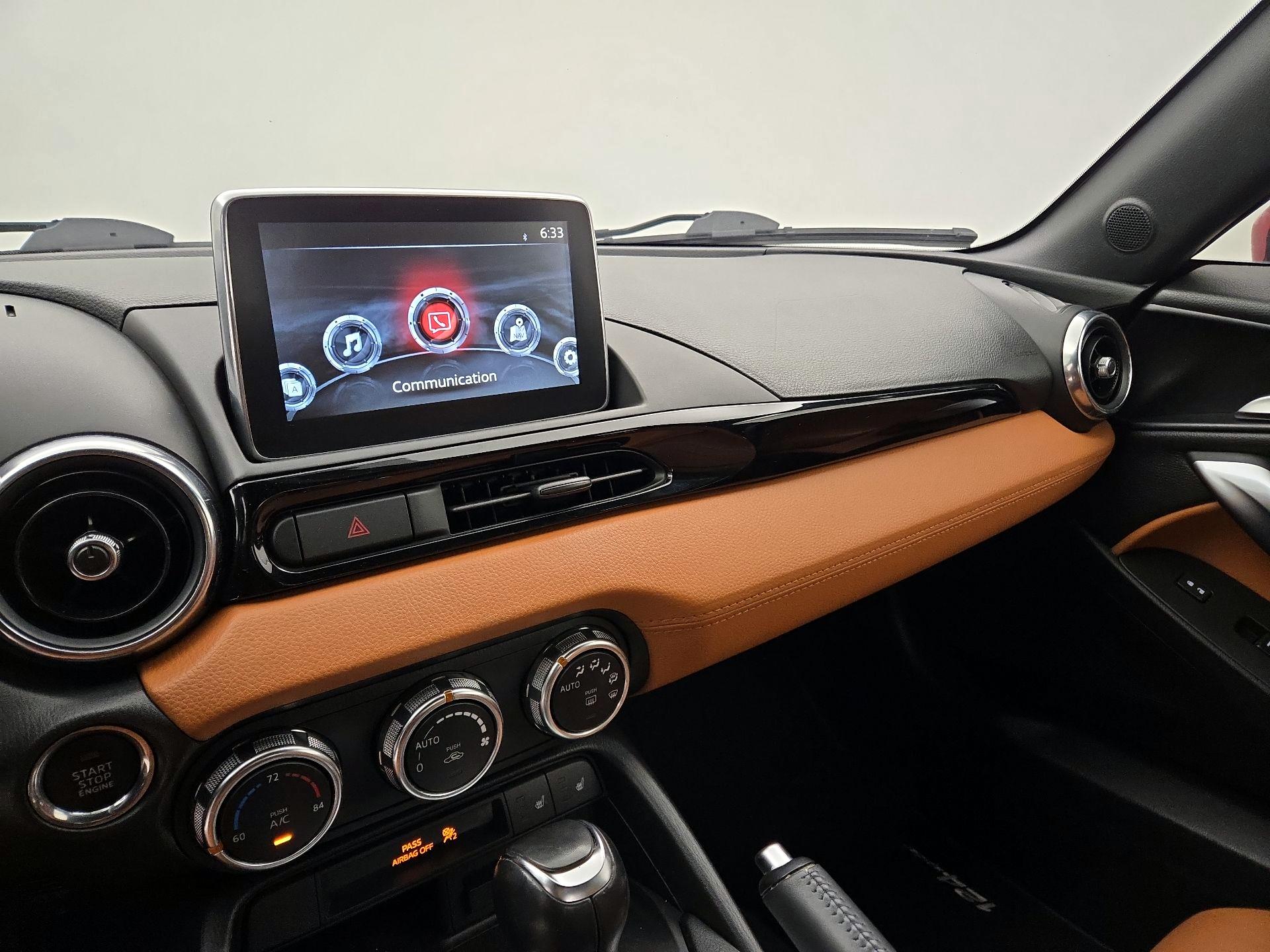 Thumbnail: 2017 Fiat 124 Spider - 9